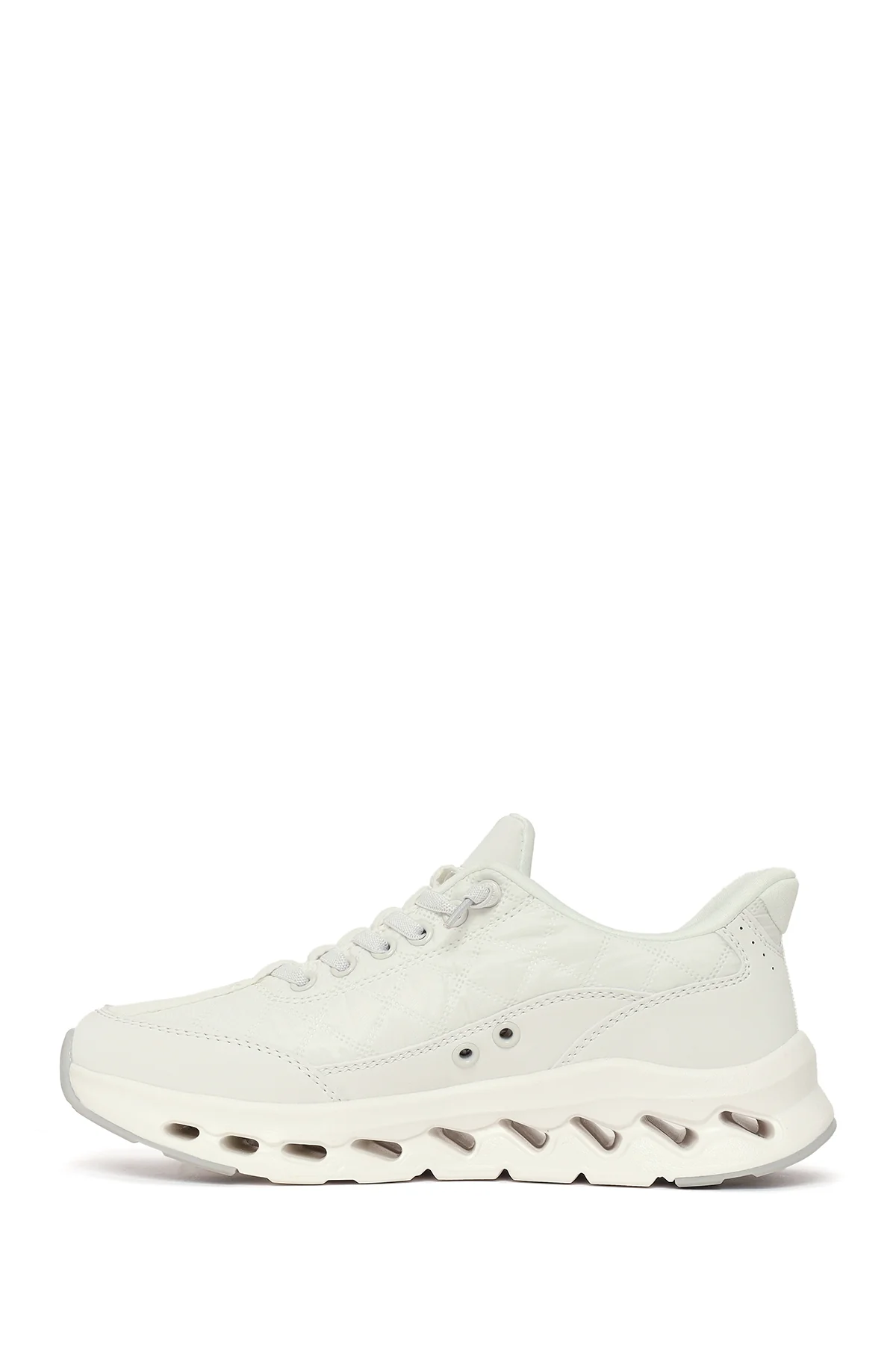 Kadın Beyaz Bağcıklı Kalın Tabanlı Sneaker - Image 3
