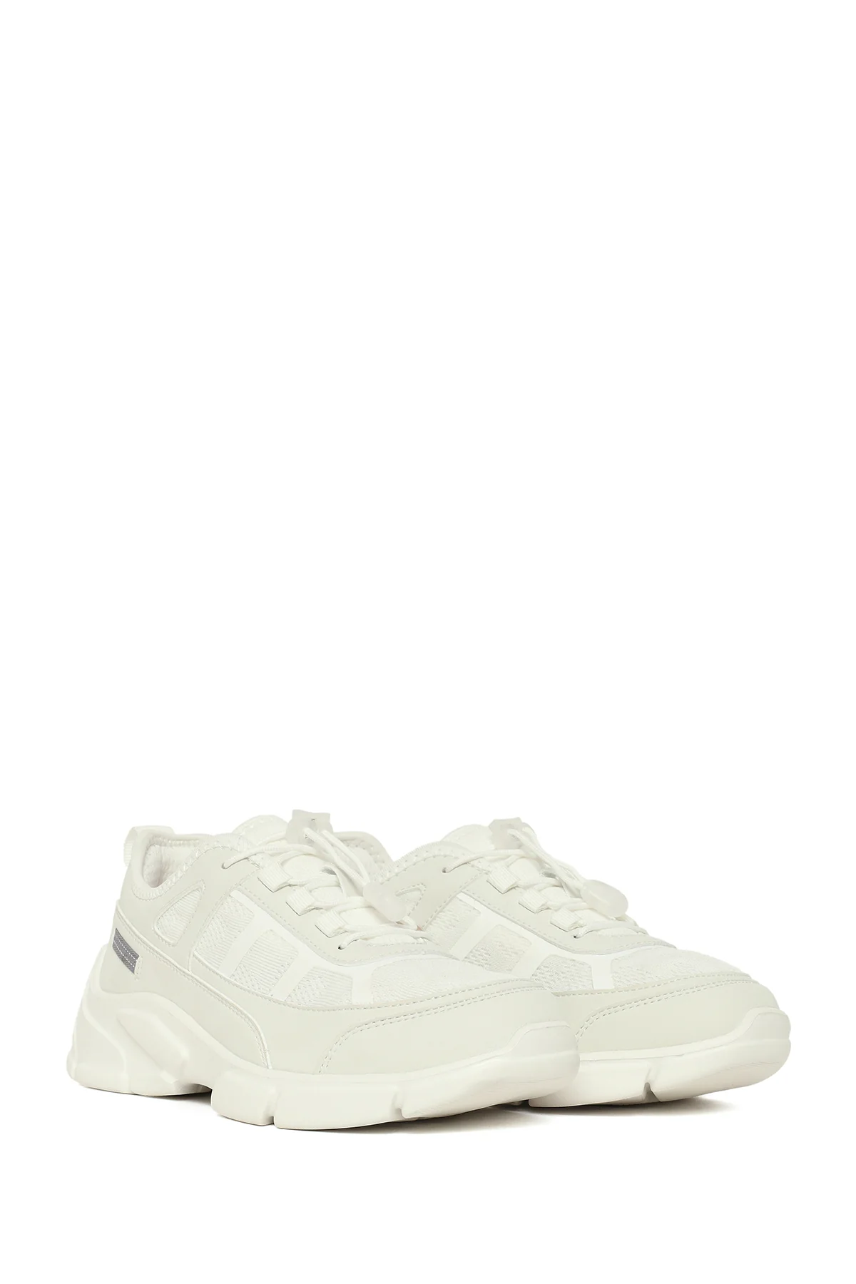 Kadın Beyaz Bağcıklı Kalın Tabanlı Sneaker - Image 2