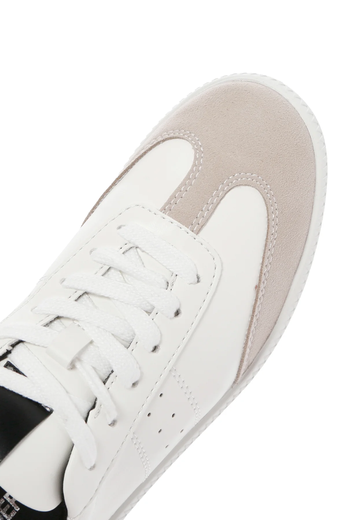 Kadın Beyaz Bağcıklı Sneaker - Image 10