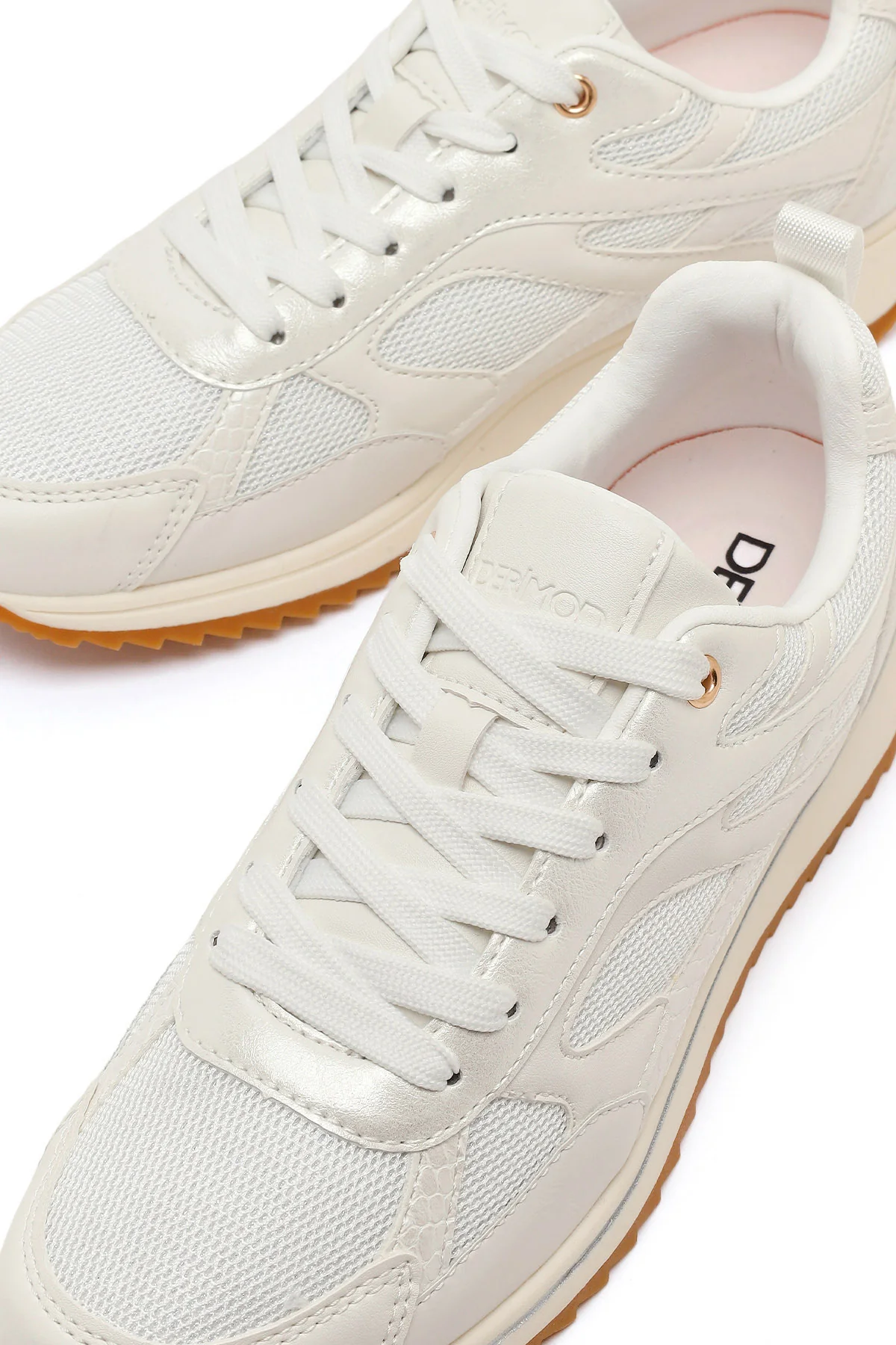 Kadın Beyaz Bağcıklı Sneaker - Image 10
