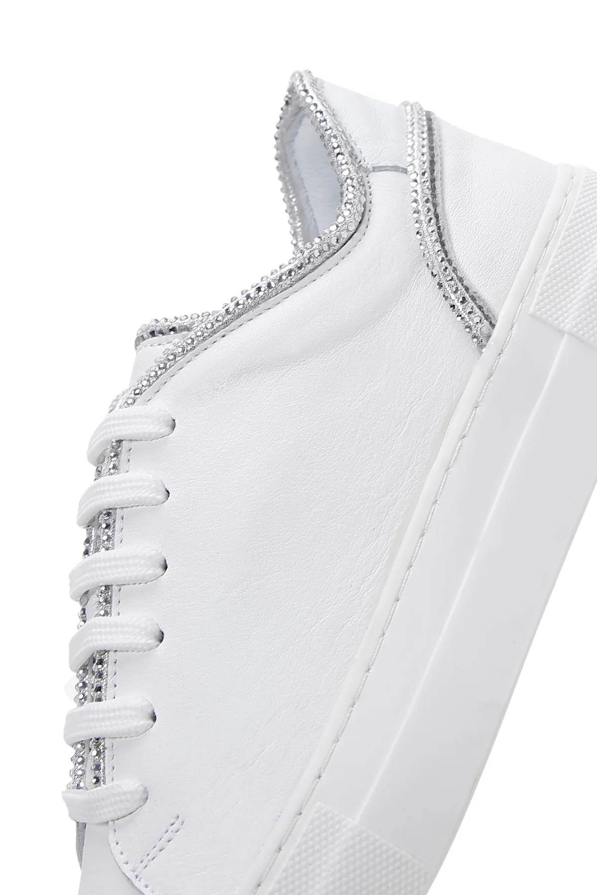 Kadın Beyaz Bağcıklı Taşlı Deri Sneaker - Image 9