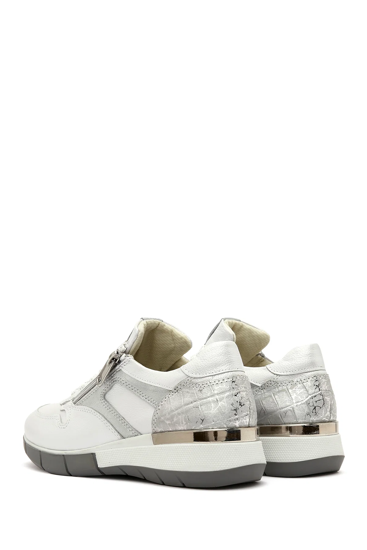 Kadın Beyaz Bağcıklı Yandan Fermuarlı Deri Sneaker - Image 5