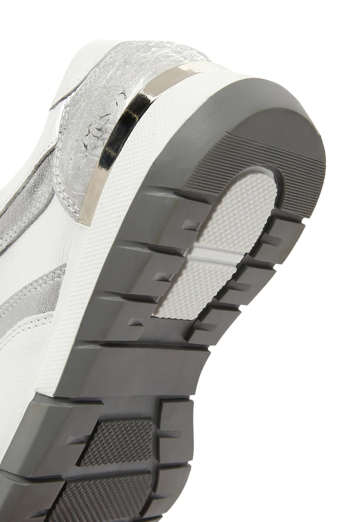 Kadın Beyaz Bağcıklı Yandan Fermuarlı Deri Sneaker - Image 8