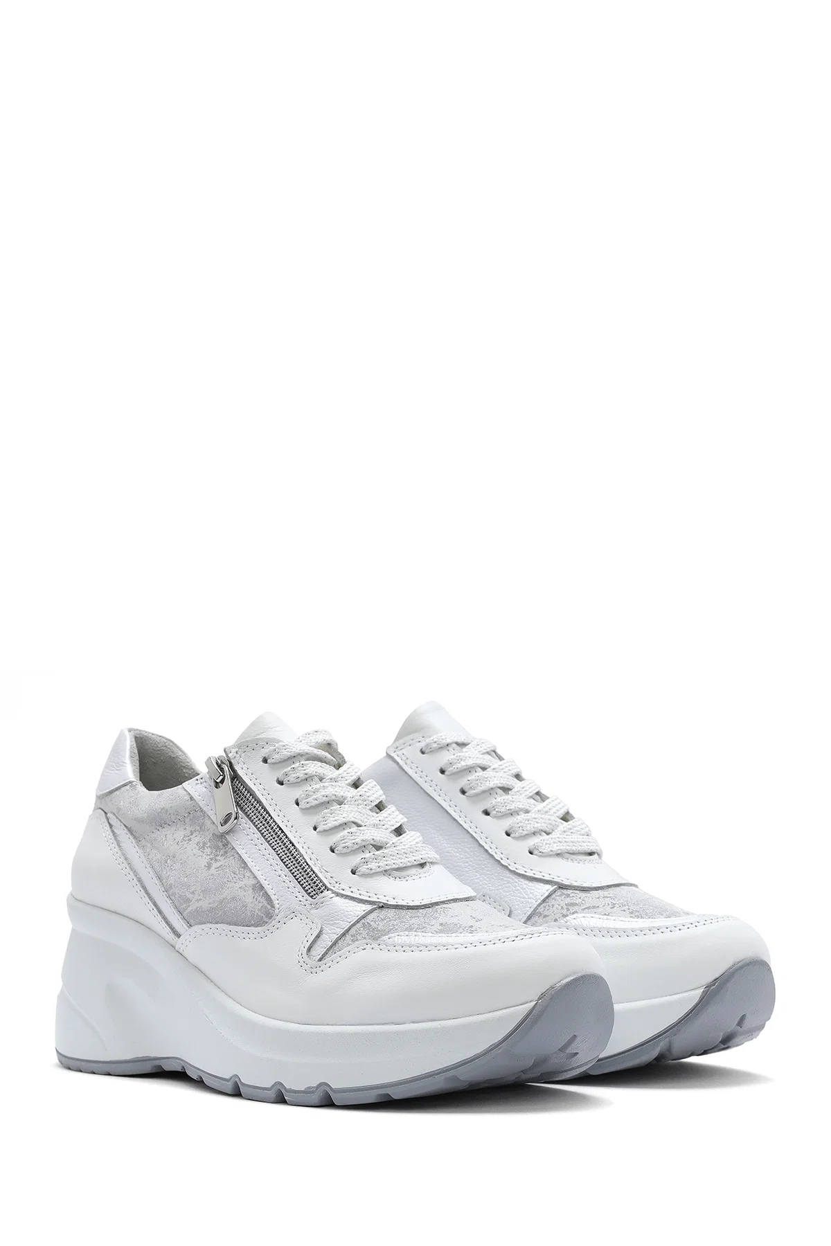 Kadın Beyaz Dolgu Topuklu Bağcıklı Deri Sneaker - Image 3