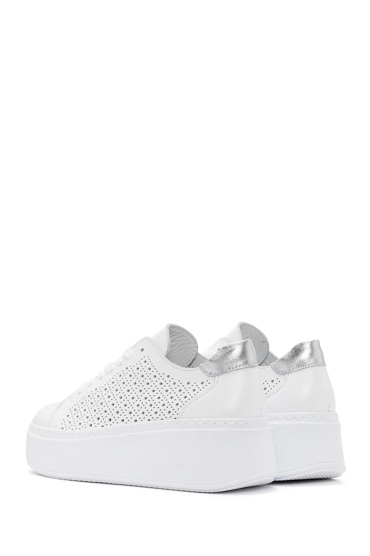 Kadın Beyaz Kalın Tabanlı Bağcıklı Deri Sneaker - Image 5