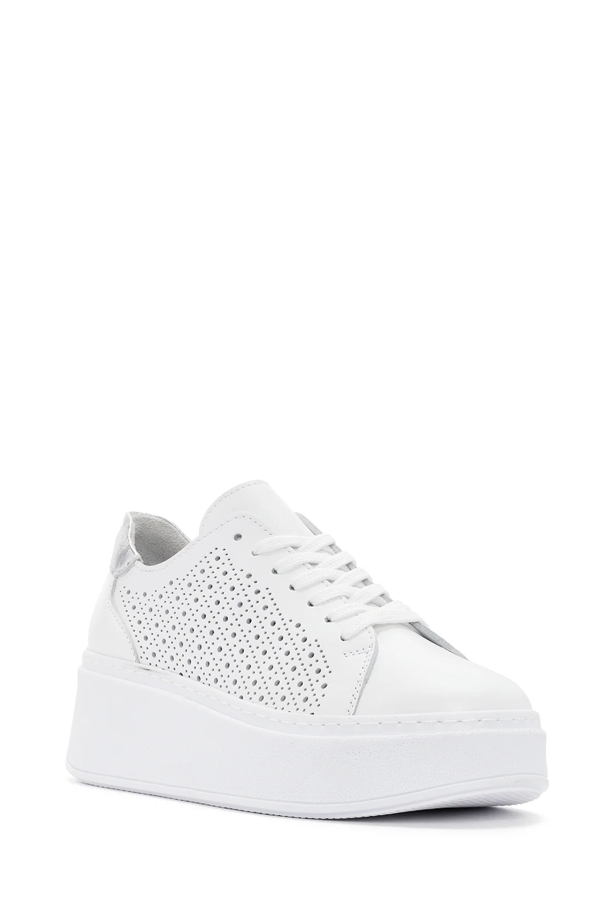 Kadın Beyaz Kalın Tabanlı Bağcıklı Deri Sneaker - Image 6