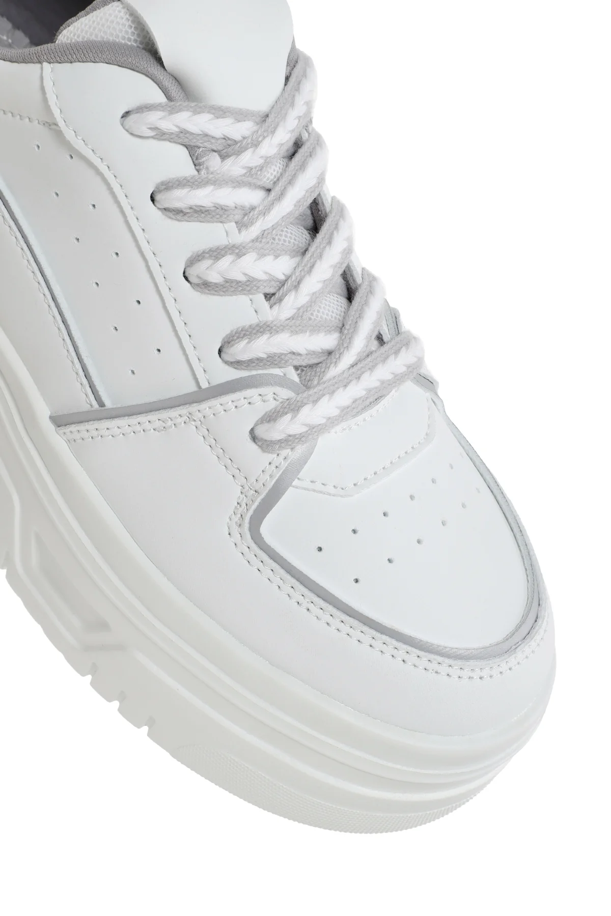Kadın Beyaz Kalın Tabanlı Sneaker - Image 9