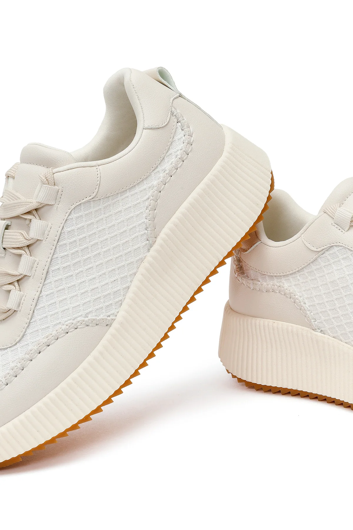 Kadın Beyaz Kalın Tabanlı Sneaker - Image 10