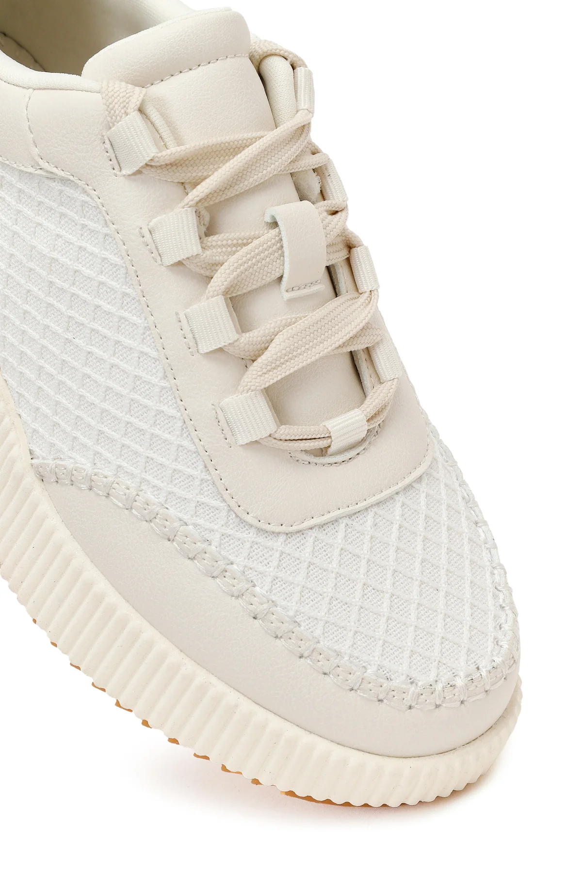 Kadın Beyaz Kalın Tabanlı Sneaker - Image 9
