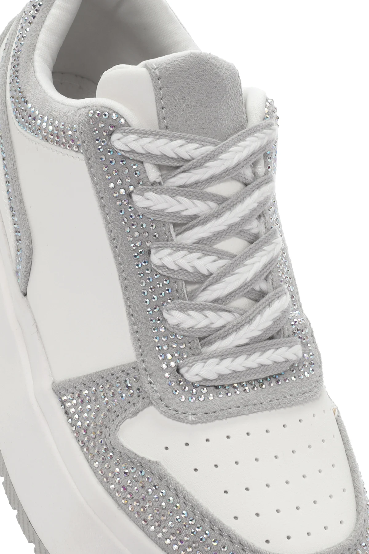 Kadın Beyaz Kalın Tabanlı Taşlı Bağcıklı Sneaker - Image 9