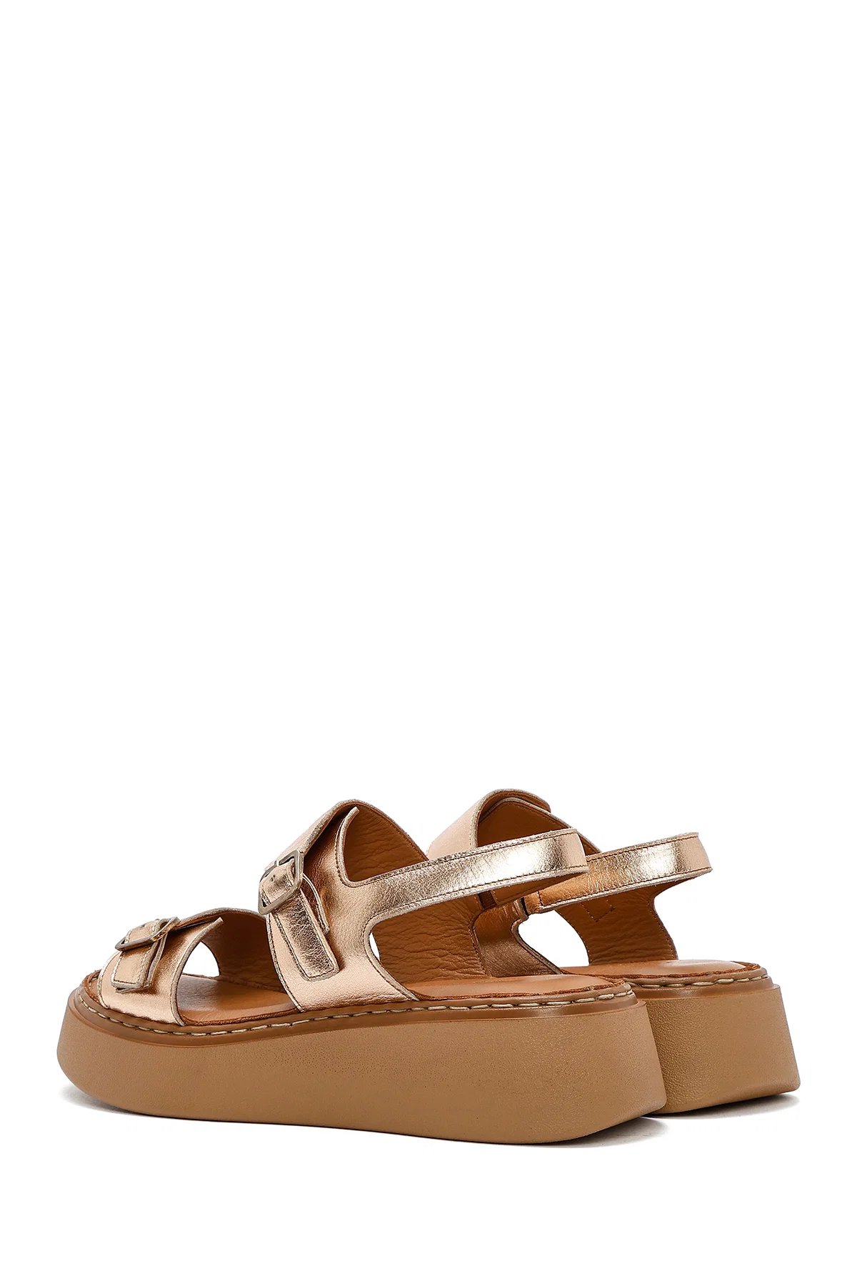 Kadın Bronz Tokalı Kalın Tabanlı Metalik Deri Comfort Sandalet - Image 5