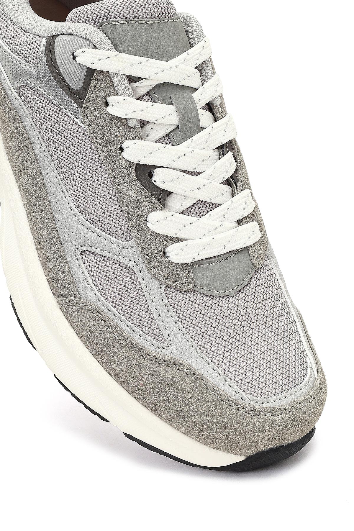Kadın Gri Bağcıklı Kalın Tabanlı Sneaker - Image 10