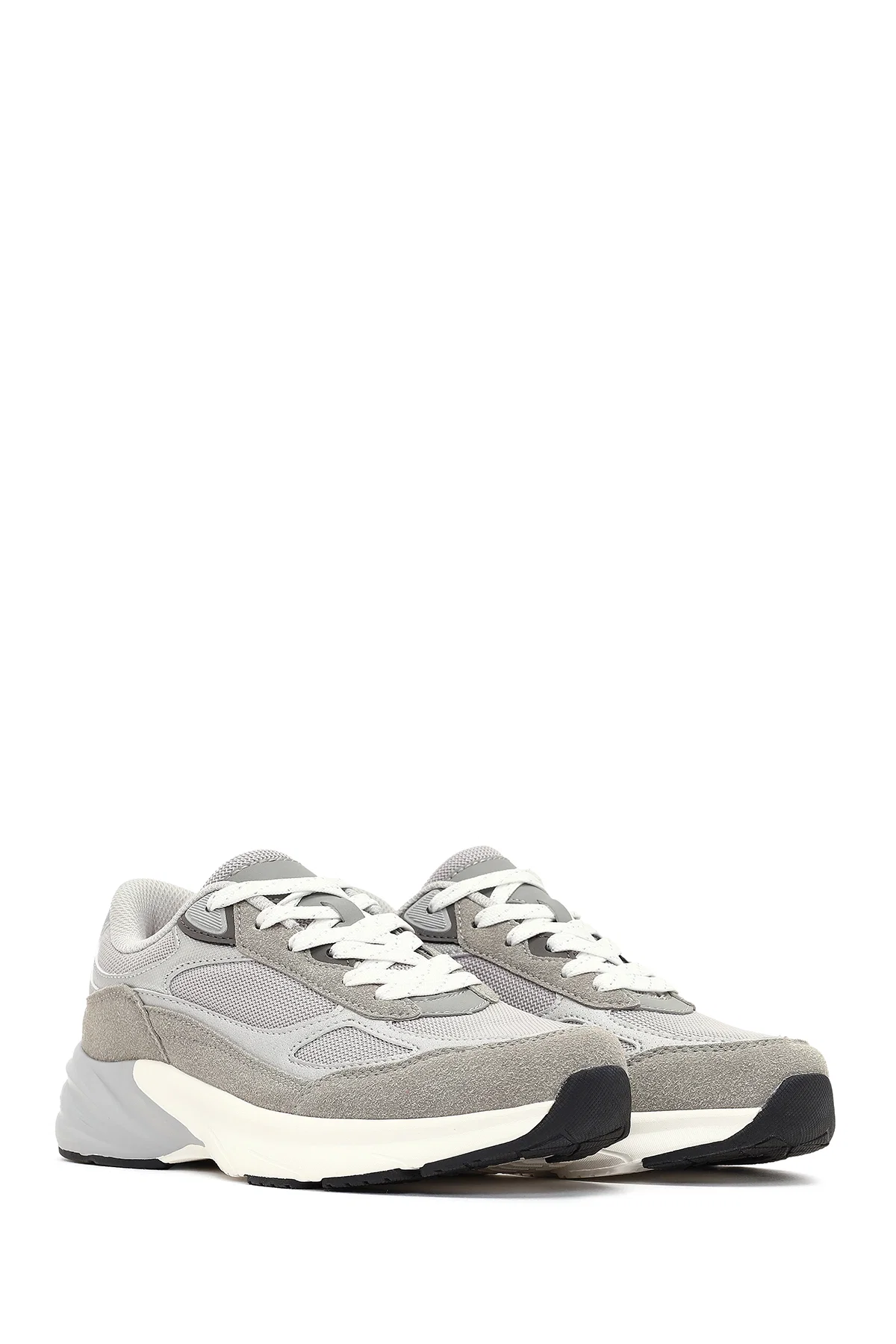 Kadın Gri Bağcıklı Kalın Tabanlı Sneaker - Image 3