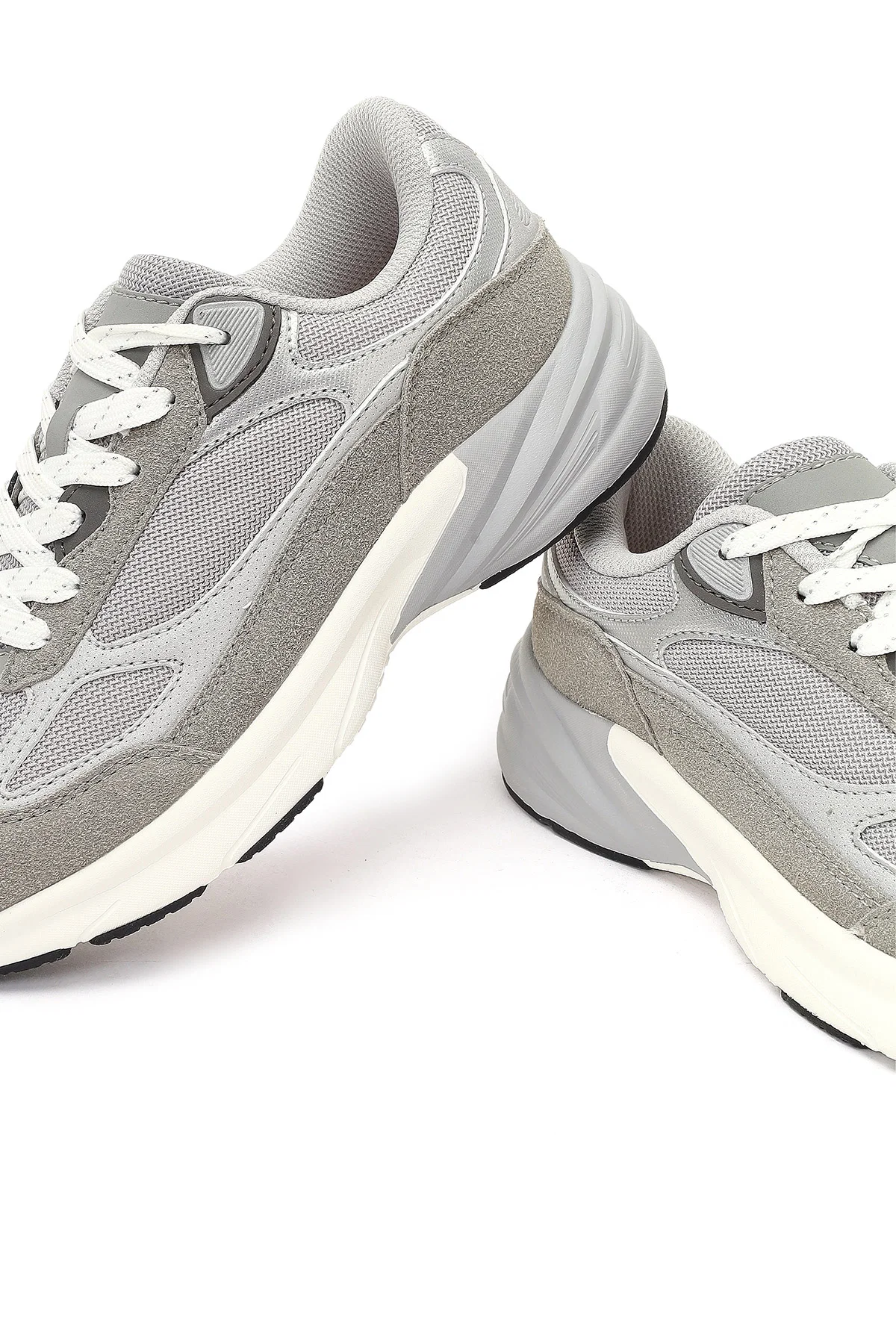 Kadın Gri Bağcıklı Kalın Tabanlı Sneaker - Image 9