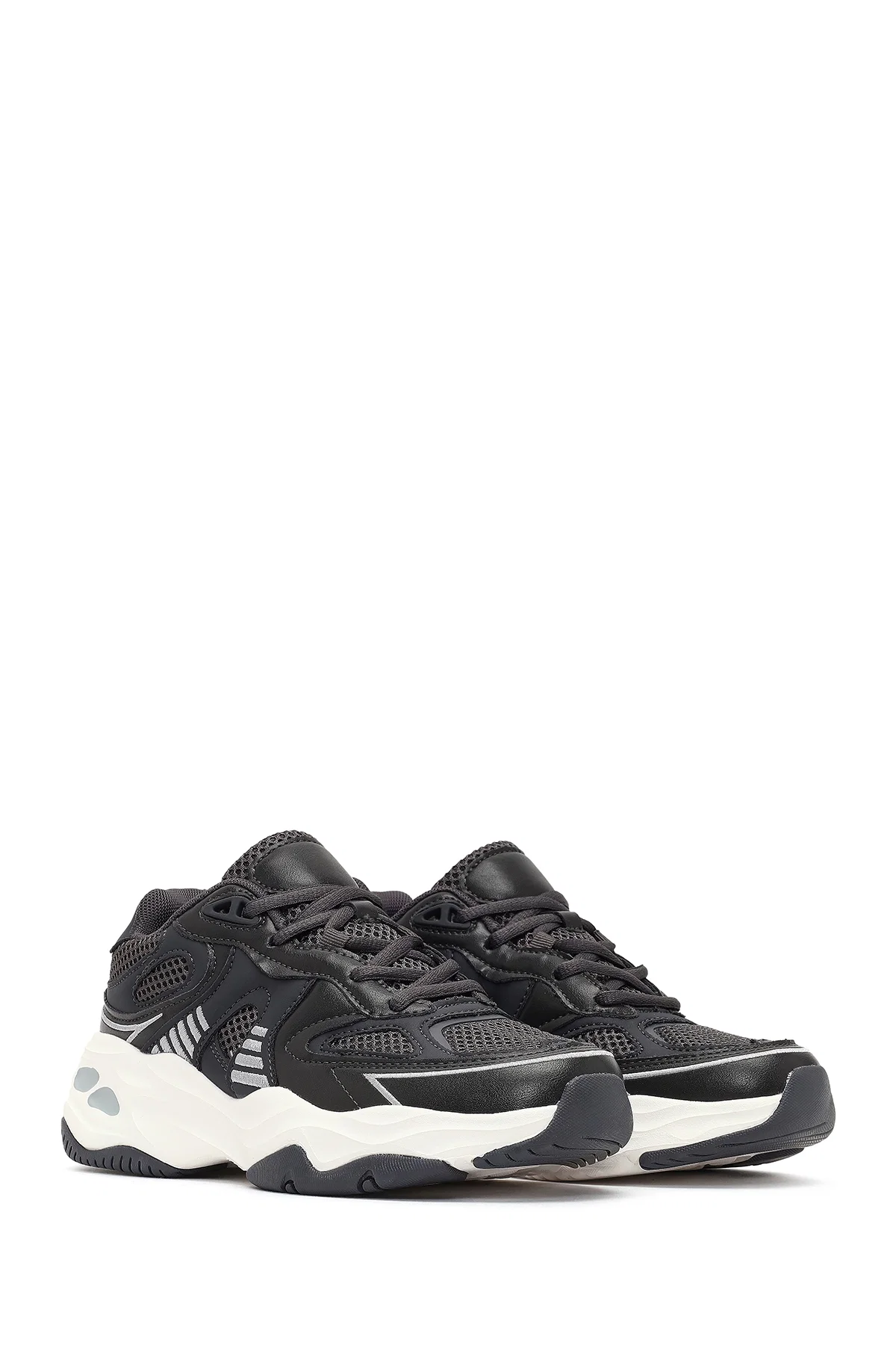 Kadın Gri Bağcıklı Kalın Tabanlı Sneaker - Image 3