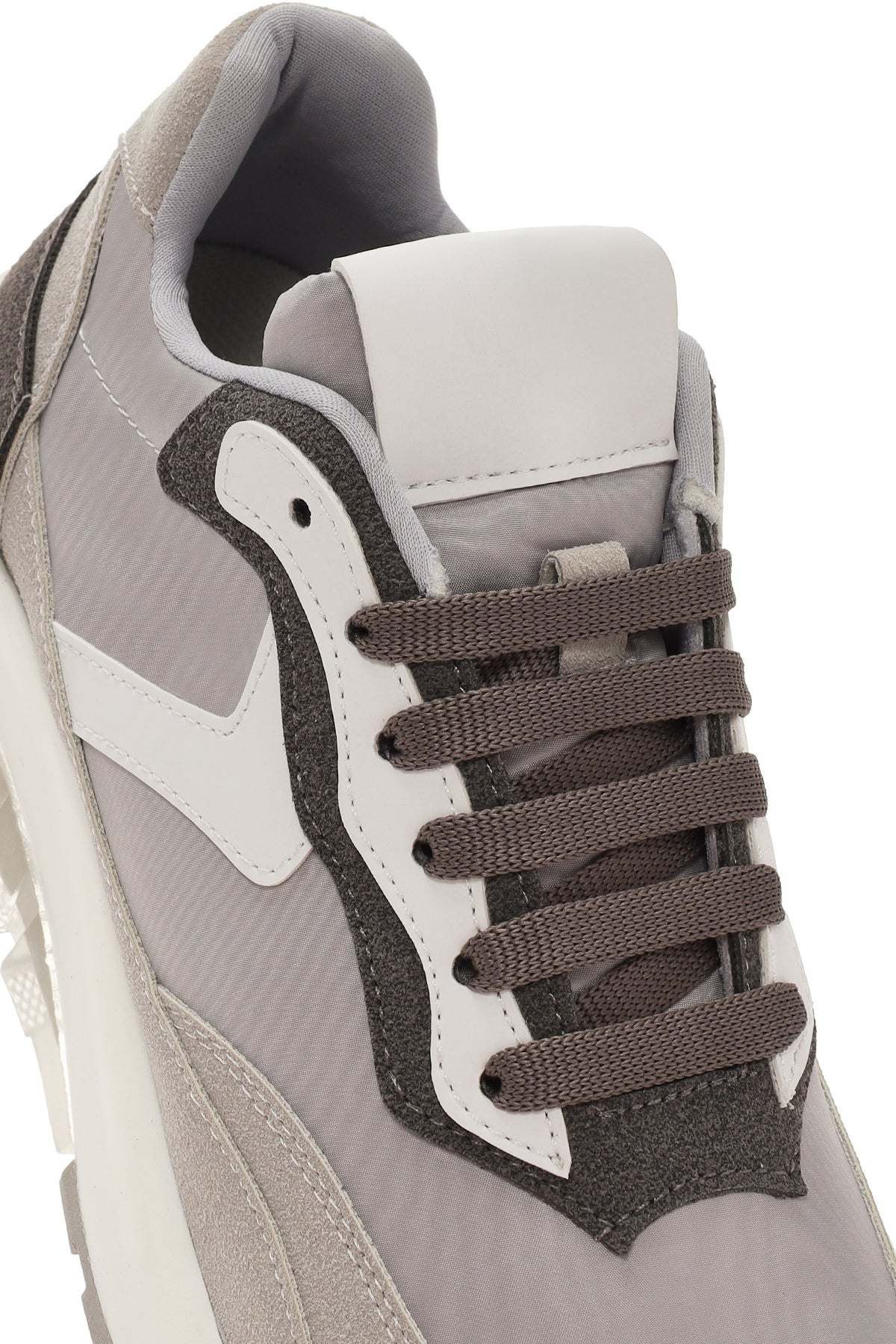 Kadın Gri Bağcıklı Kalın Tabanlı Spor Sneaker - Image 9