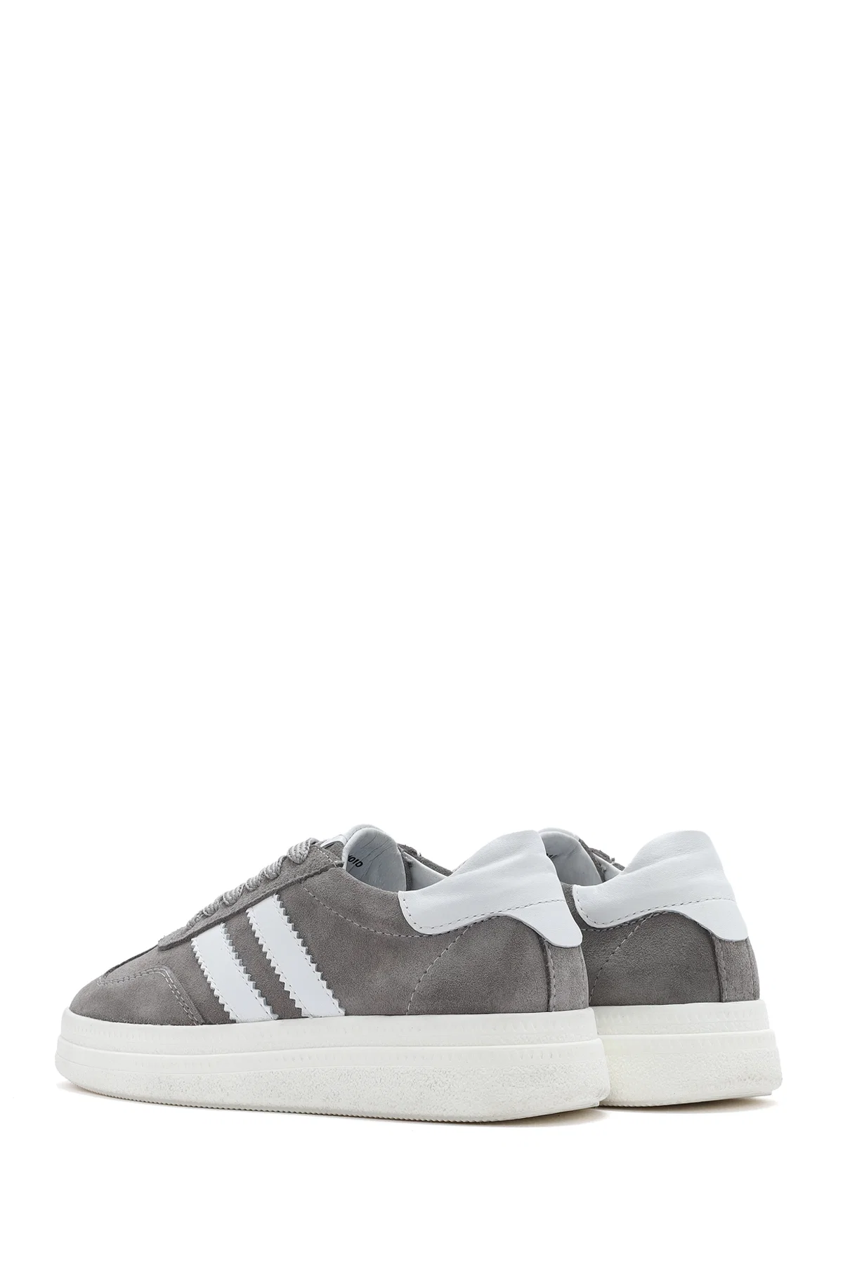 Kadın Gri Bağcıklı Kalın Tabanlı Süet Deri Sneaker - Image 5