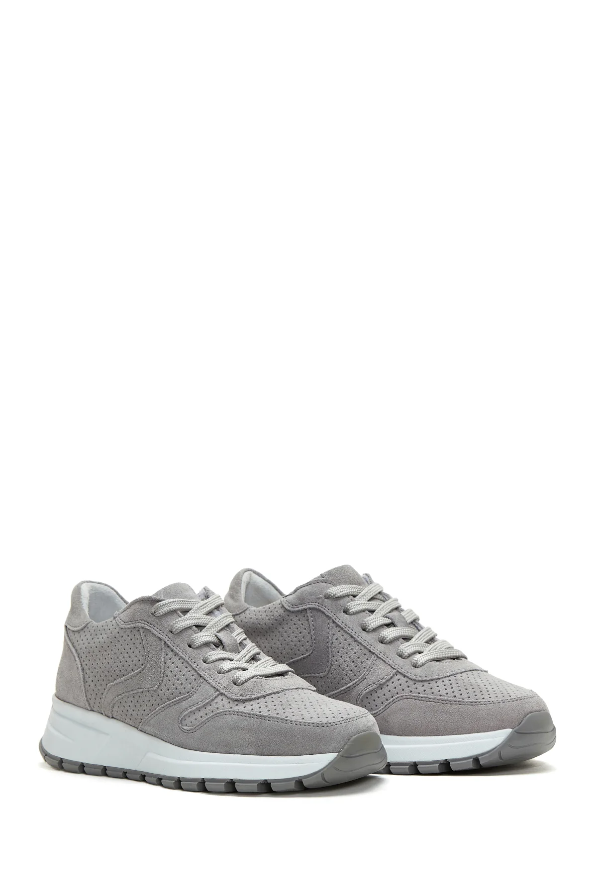 Kadın Gri Bağcıklı Süet Deri Sneaker - Image 3