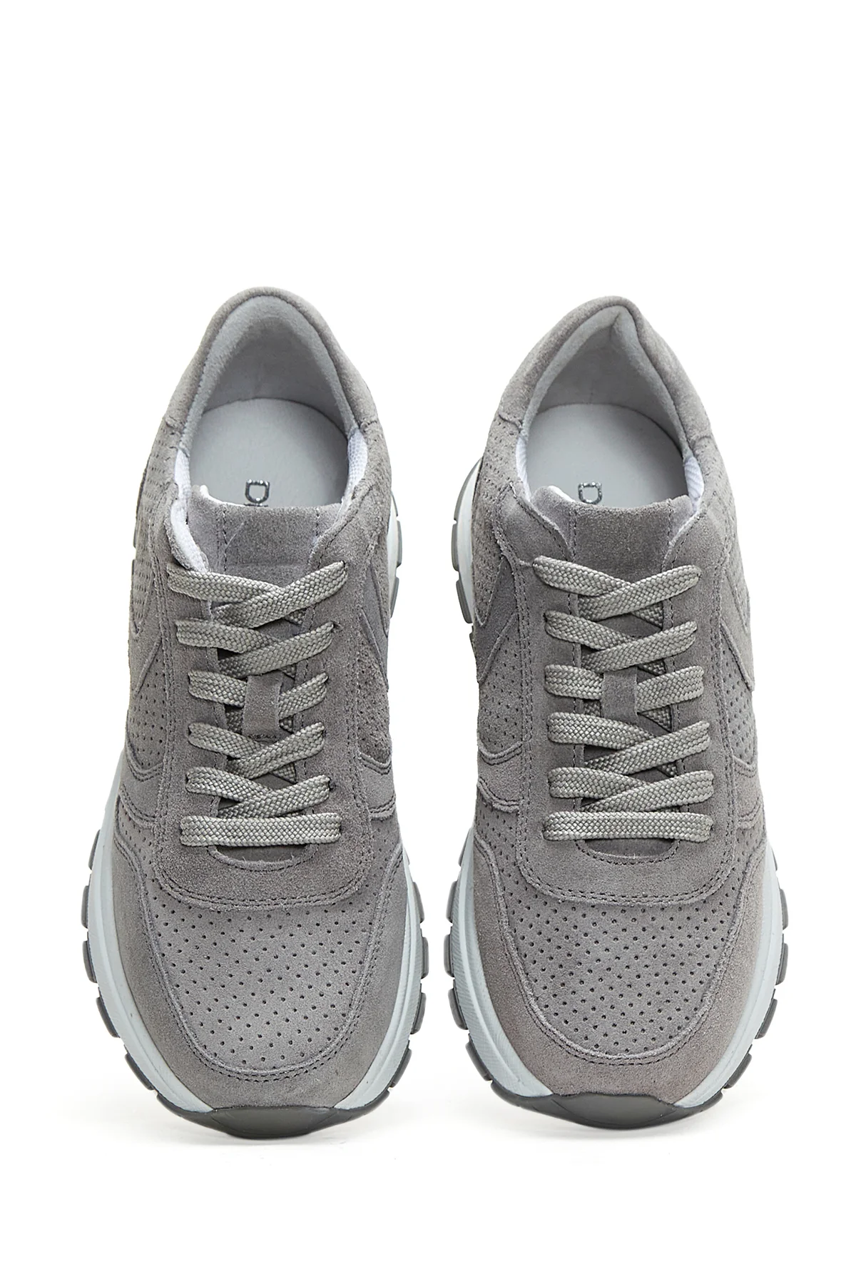 Kadın Gri Bağcıklı Süet Deri Sneaker - Image 6