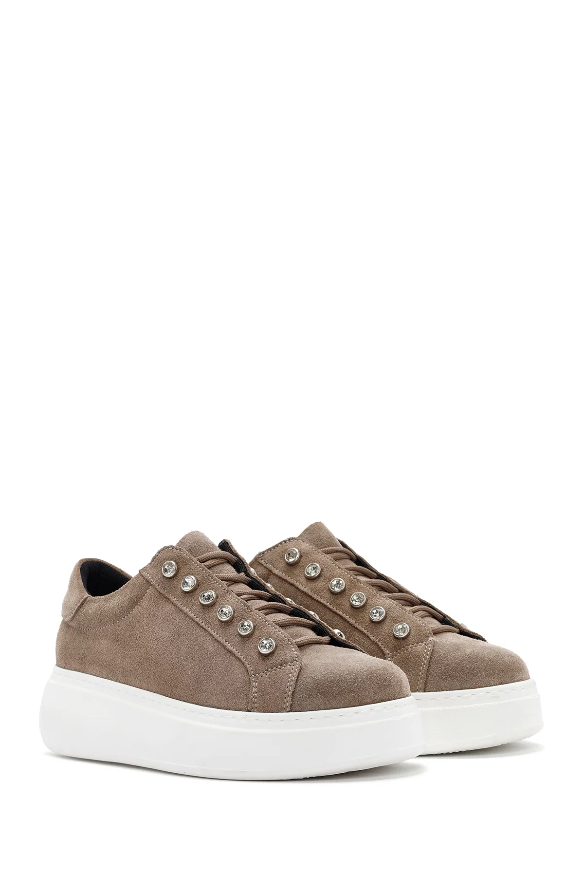 Kadın Gri Bağcıklı Taş Detaylı Süet Deri Sneaker - Image 3