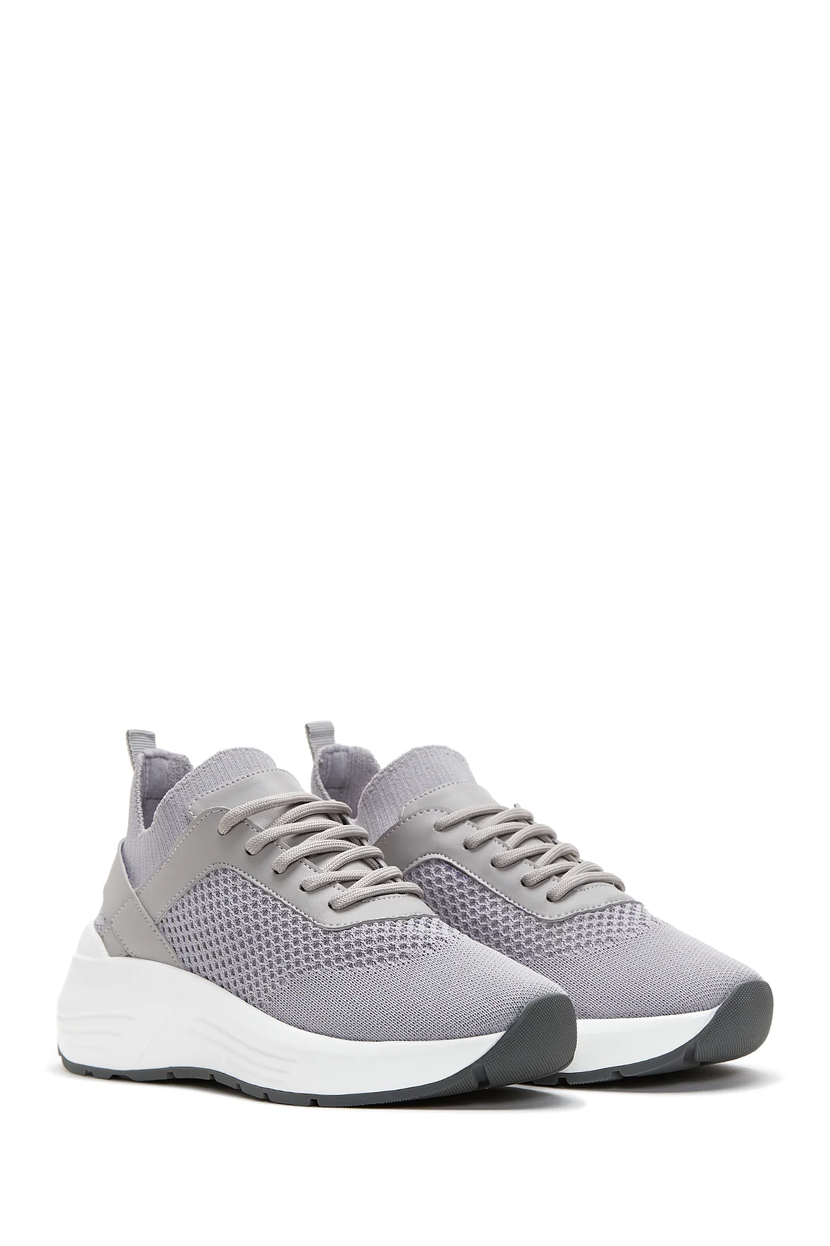 Kadın Gri Kalın Tabanlı Kumaş Sneaker - Image 3