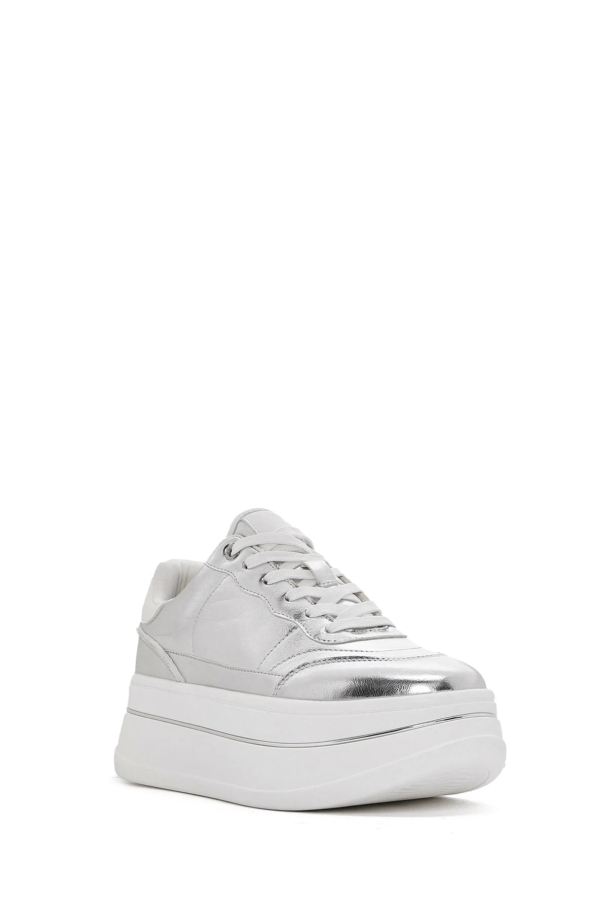 Kadın Gümüş Bağcıklı Kalın Tabanlı Metalik Sneaker - Image 6