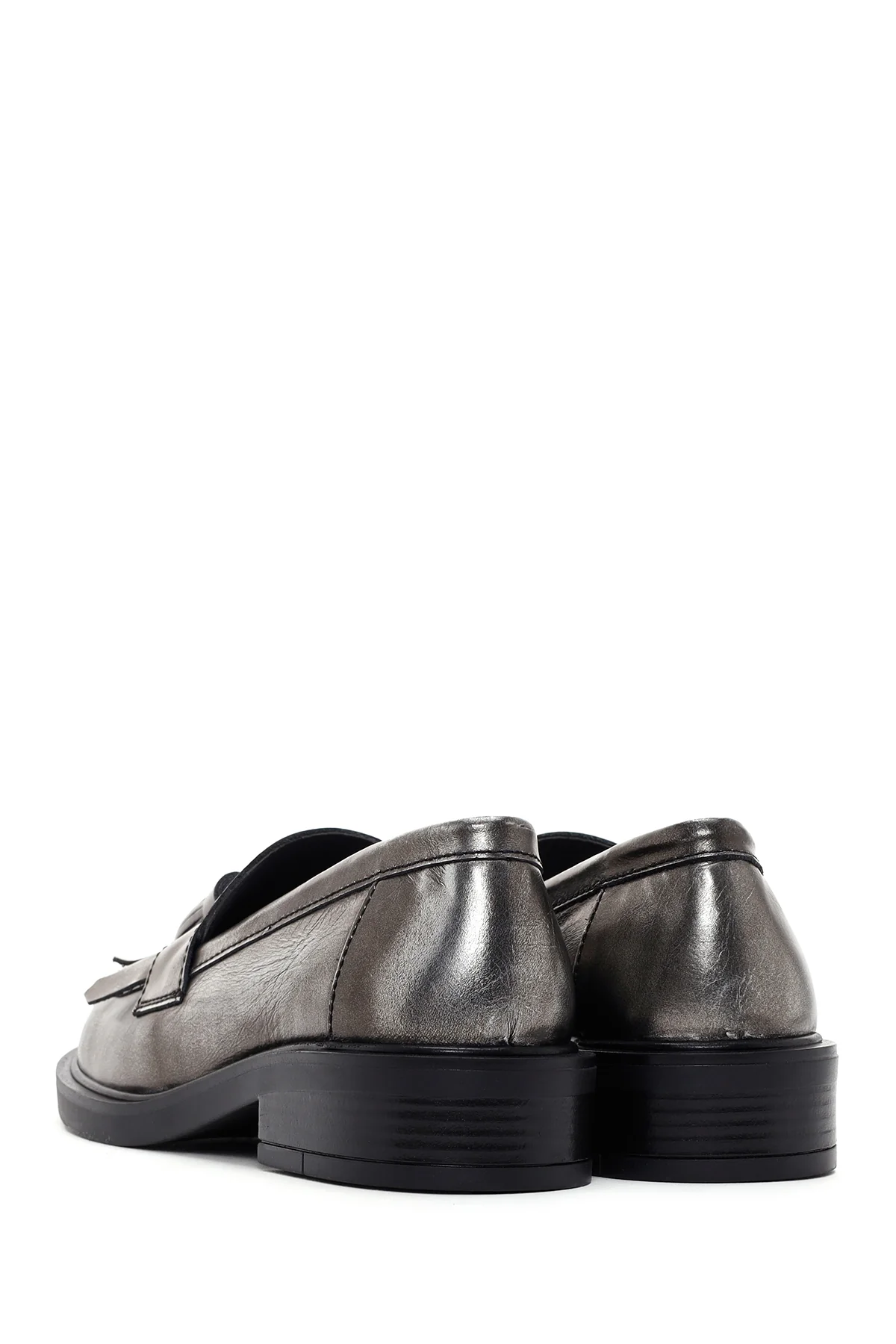 Kadın Gümüş Deri Püsküllü Maskülen Loafer - Image 5