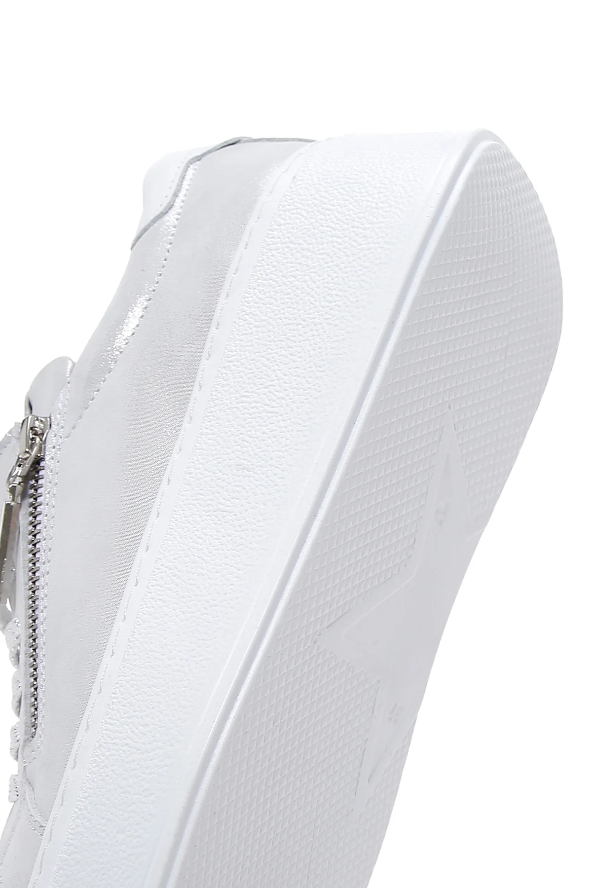 Kadın Gümüş Kalın Tabanlı Yandan Fermuarlı Deri Sneaker - Image 9