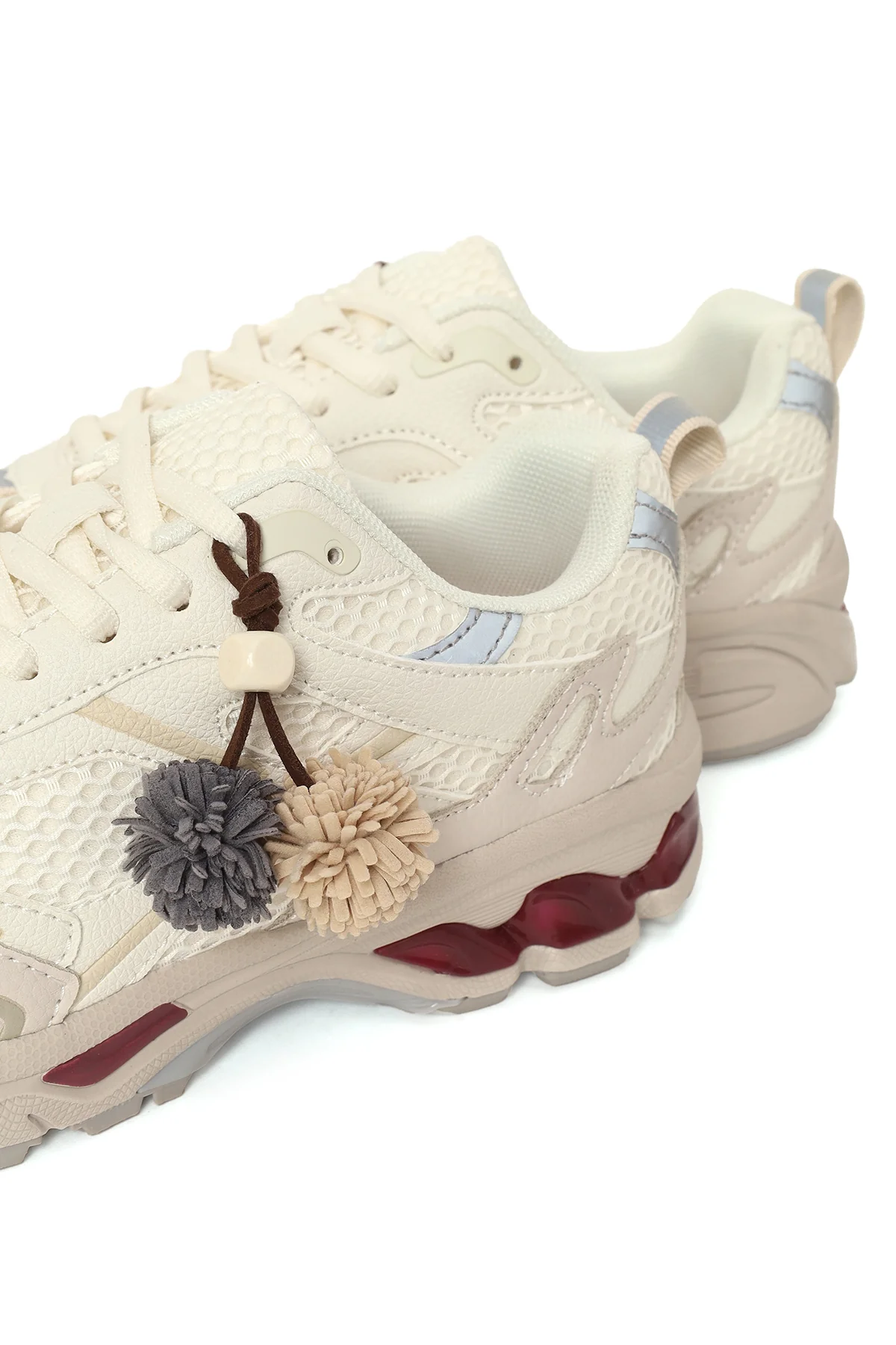 Kadın Krem Bağcıklı Charmlı Kalın Tabanlı Sneaker - Image 7