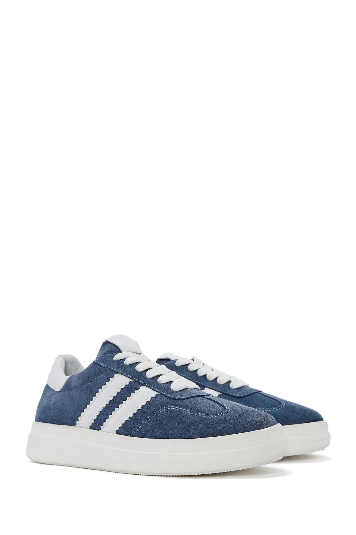 Kadın Mavi Bağcıklı Kalın Tabanlı Süet Deri Sneaker - Image 3