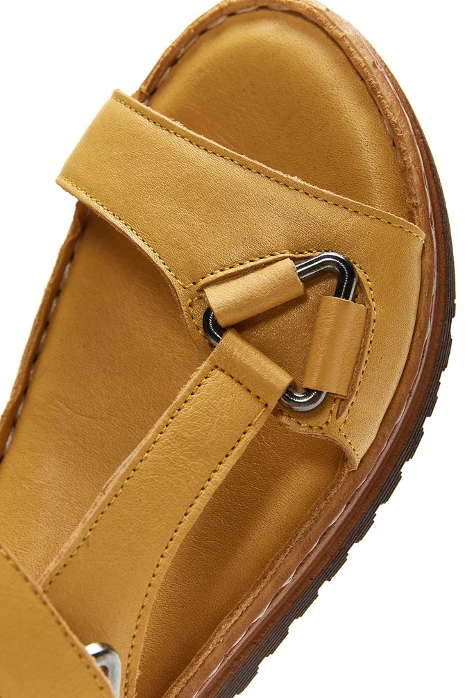 Kadın Sarı Bilekten Bantlı Deri Comfort Sandalet - Image 8