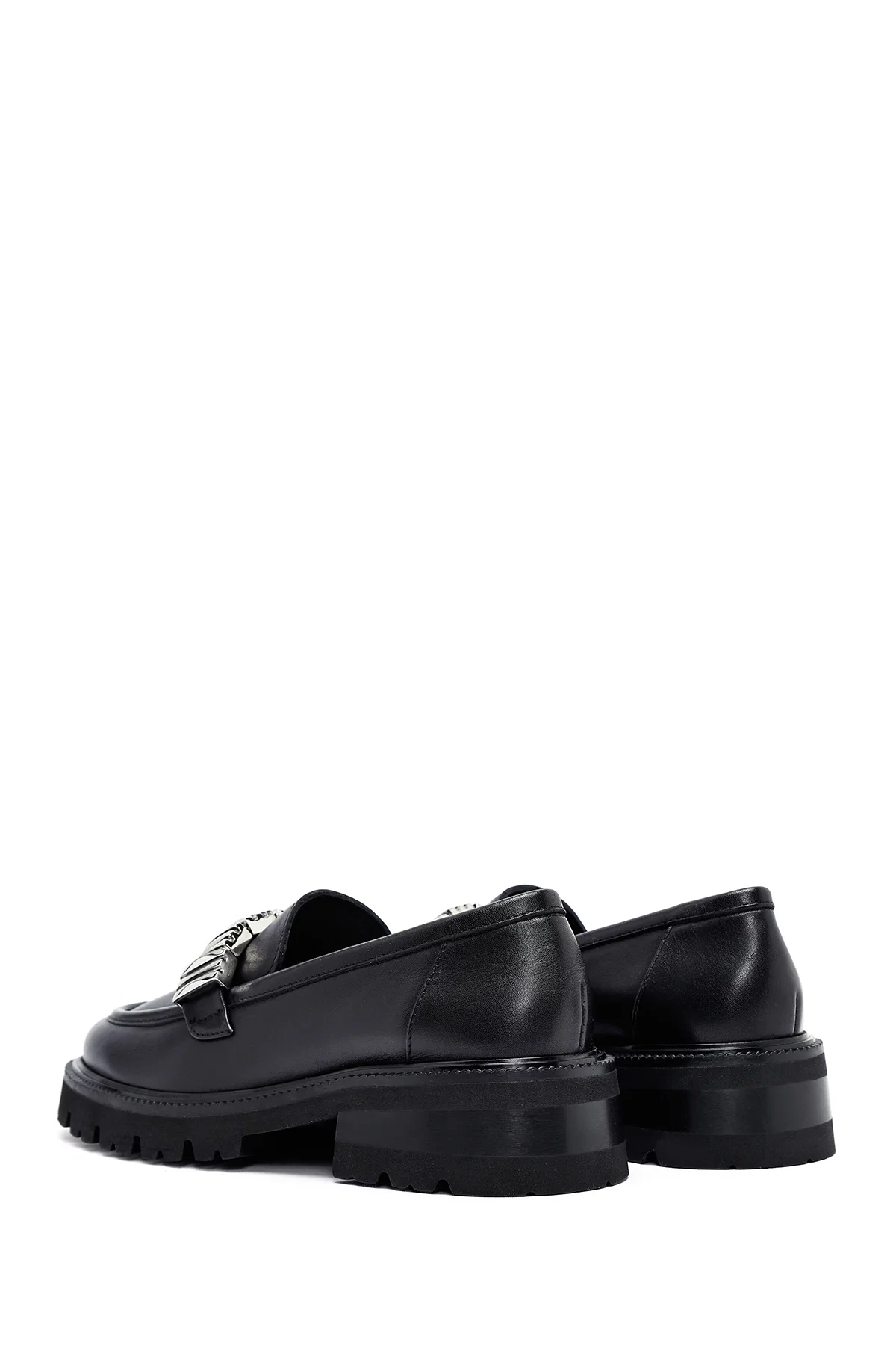 Kadın Siyah Aksesuarlı Deri Maskülen Loafer - Image 5