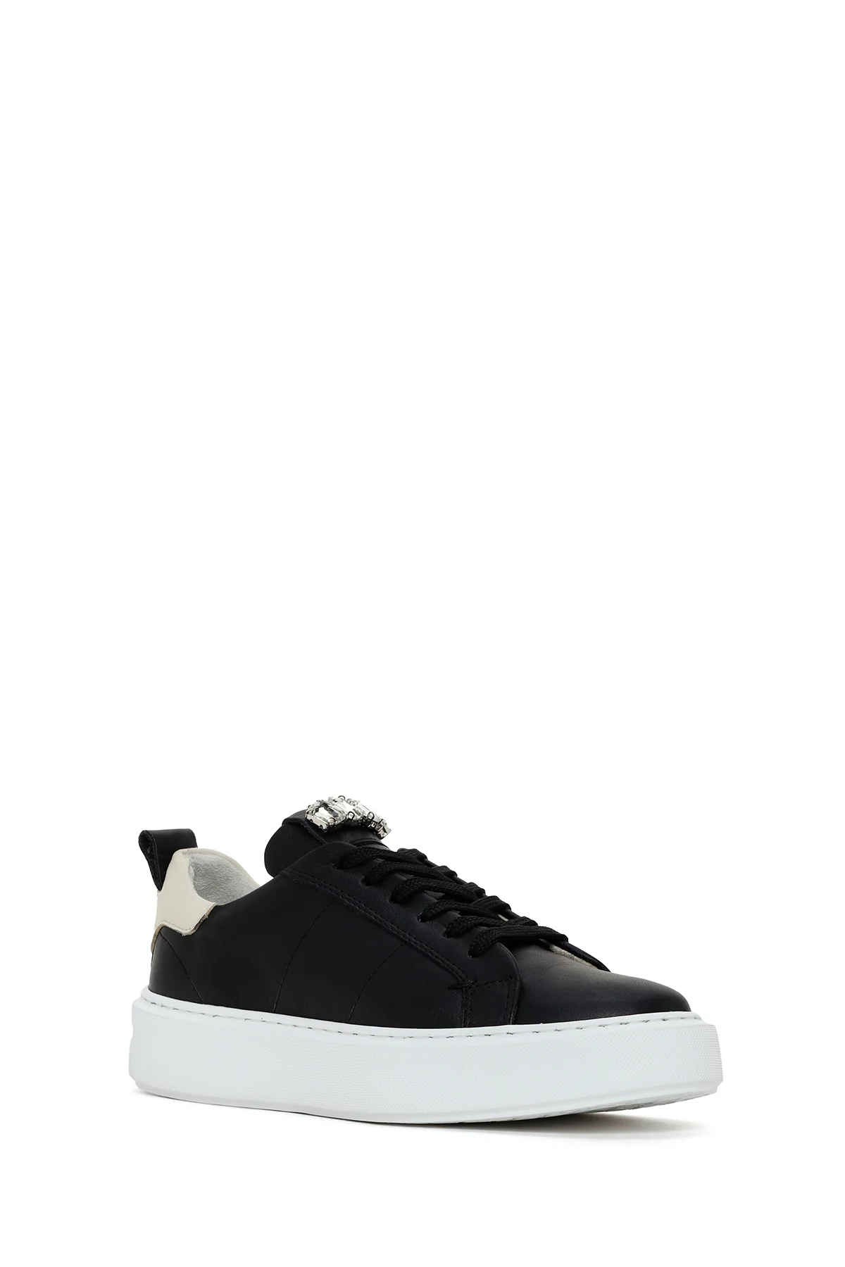 Kadın Siyah Bağcıklı Aksesuar Detaylı Deri Sneaker - Image 5