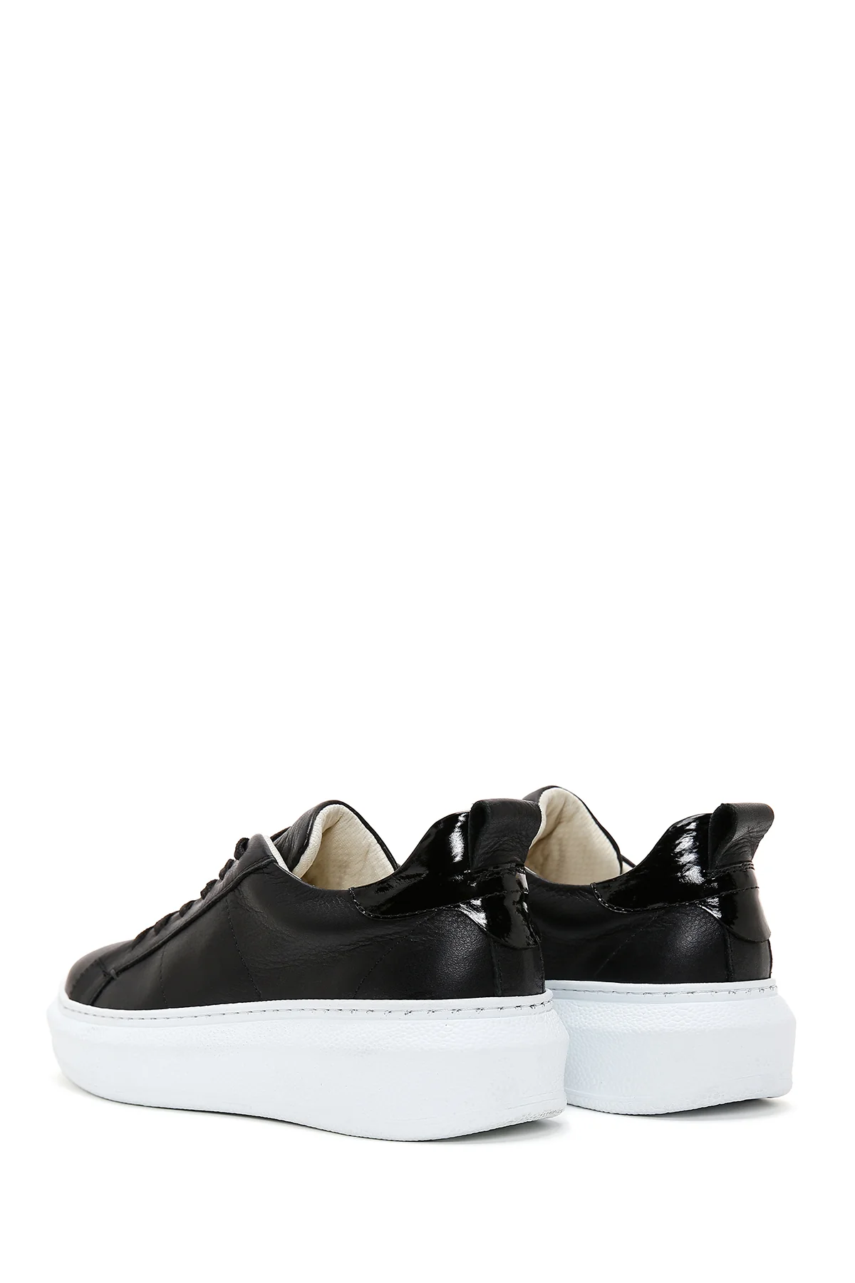 Kadın Siyah Bağcıklı Deri Sneaker - Image 5