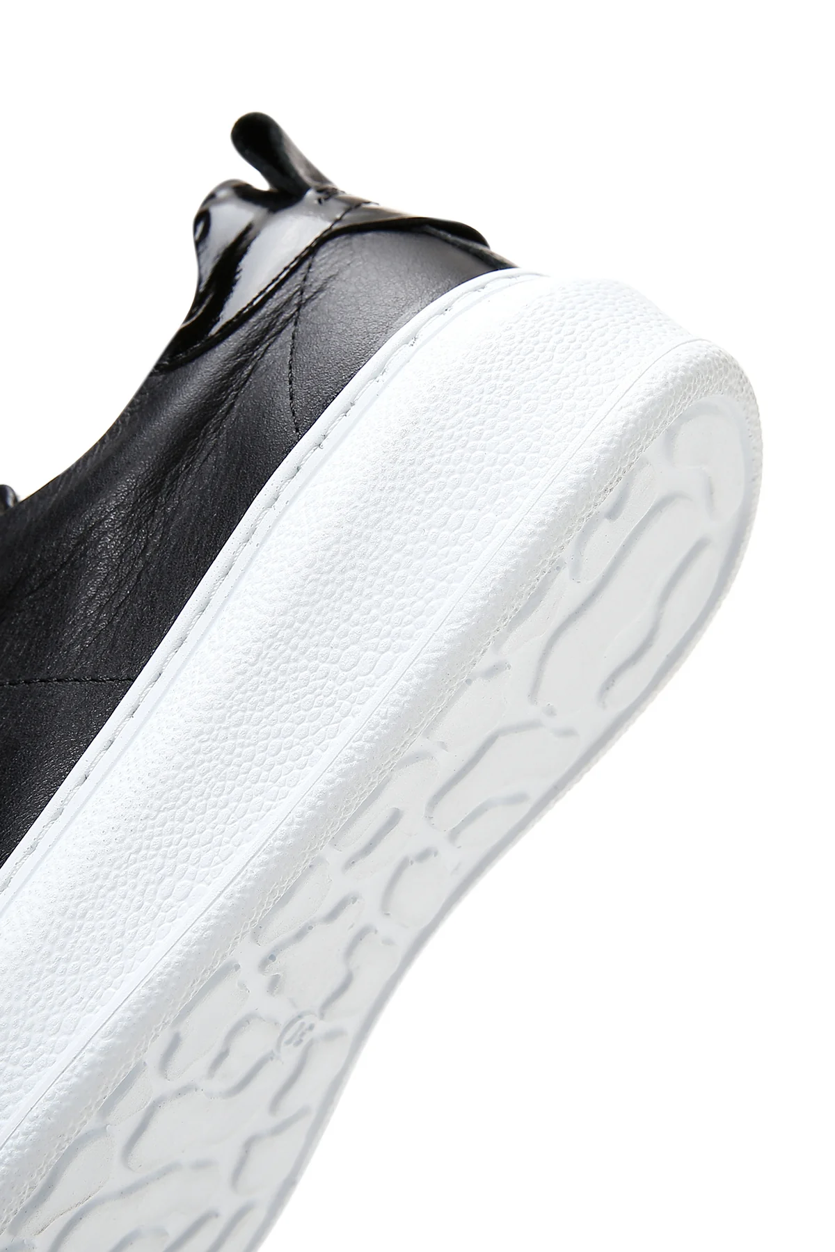 Kadın Siyah Bağcıklı Deri Sneaker - Image 8