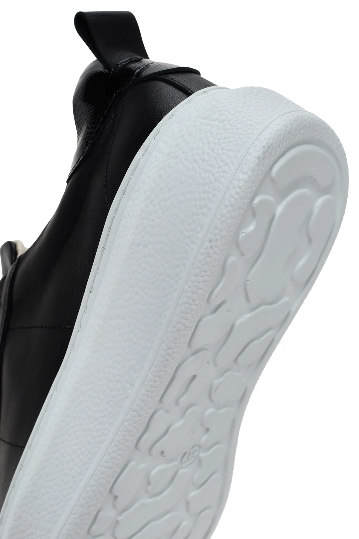 Kadın Siyah Bağcıklı Deri Sneaker - Image 9