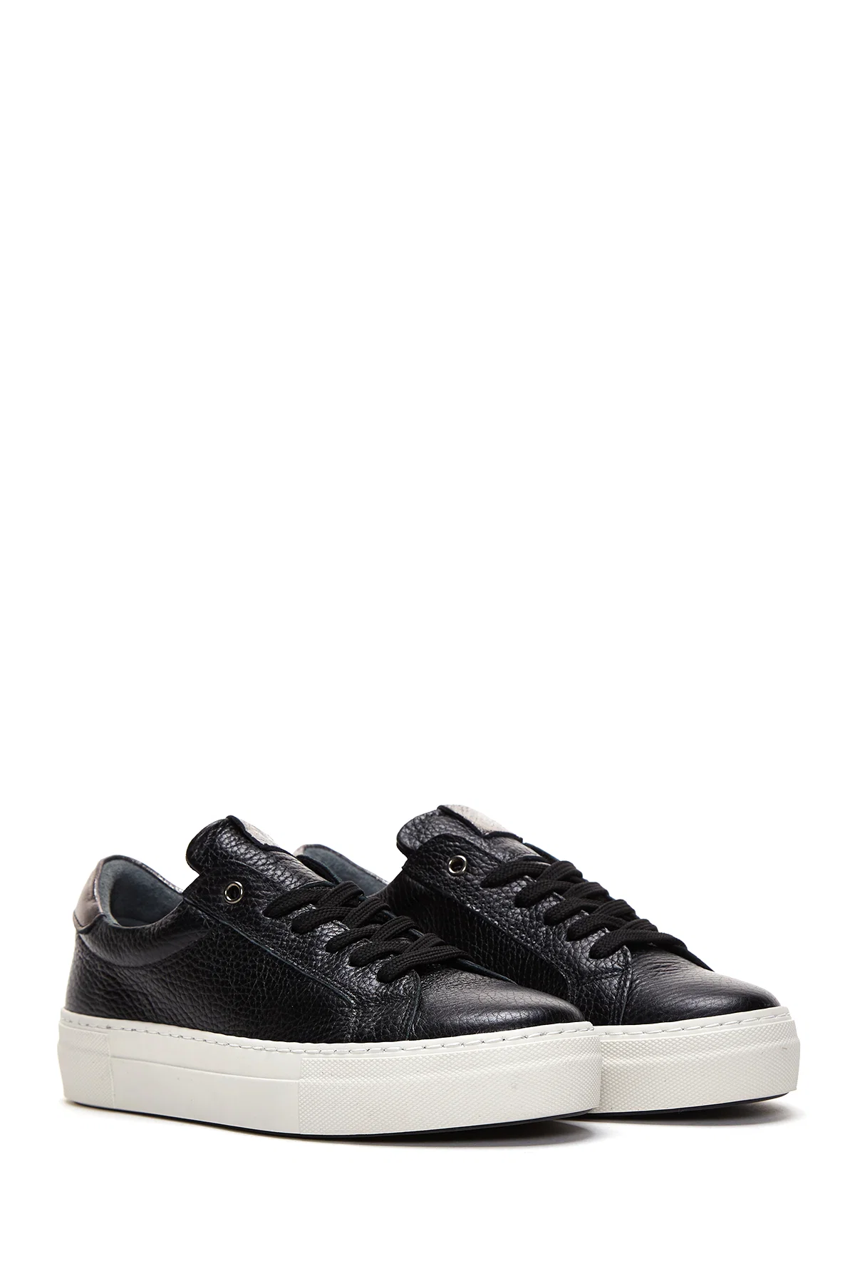 Kadın Siyah Bağcıklı Deri Sneaker - Image 3