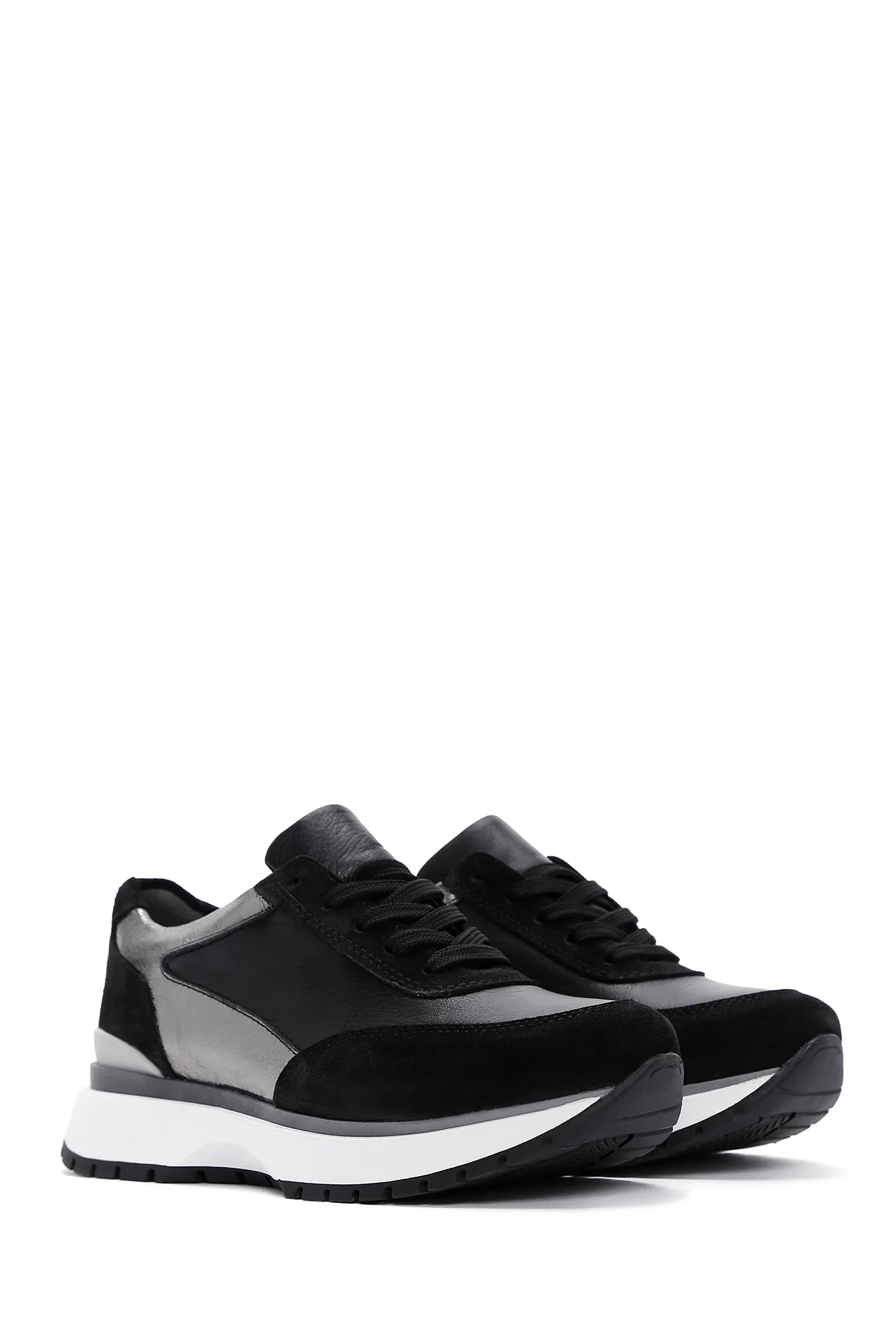 Kadın Siyah Bağcıklı Deri Sneaker - Image 3