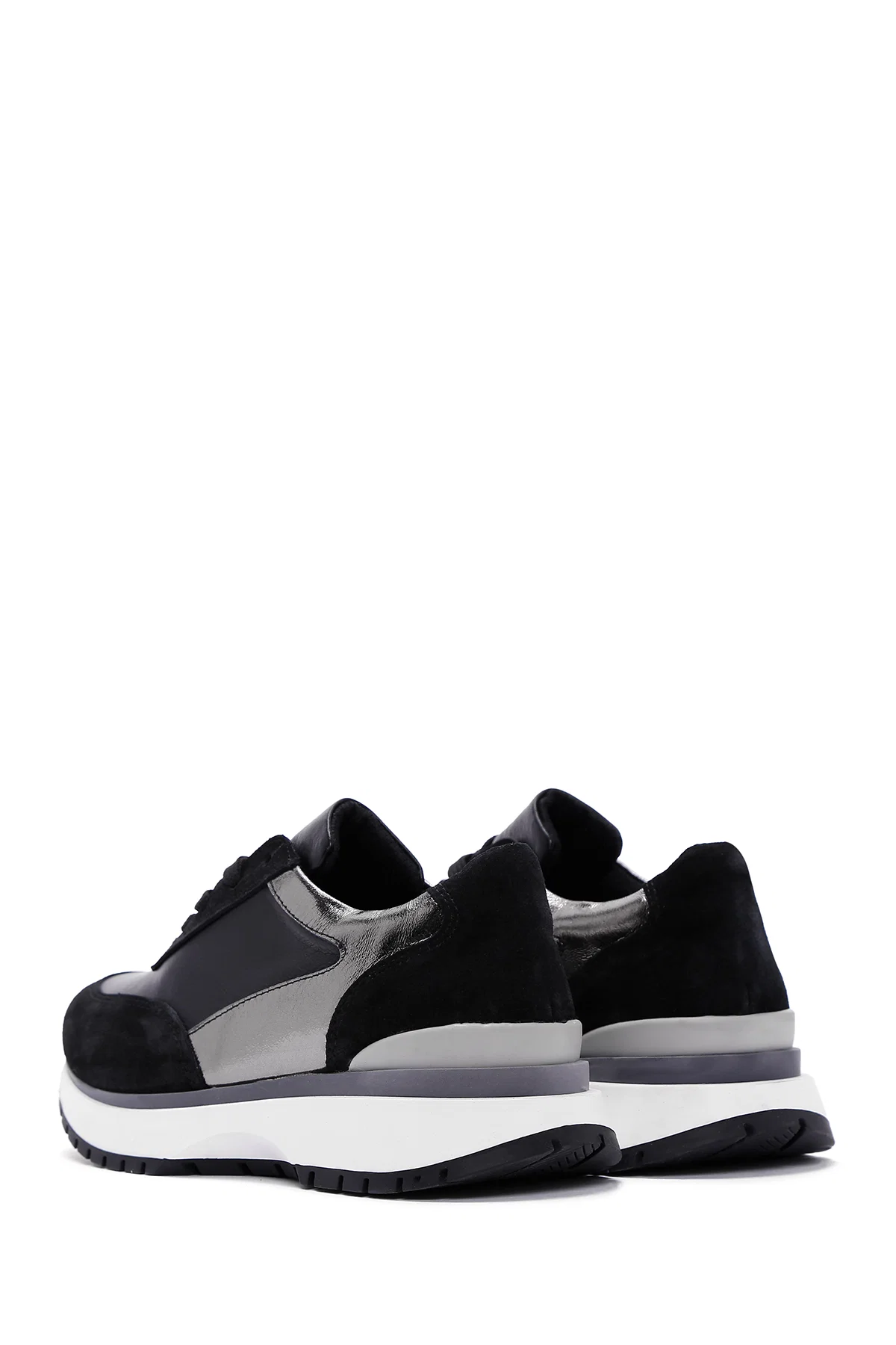 Kadın Siyah Bağcıklı Deri Sneaker - Image 5