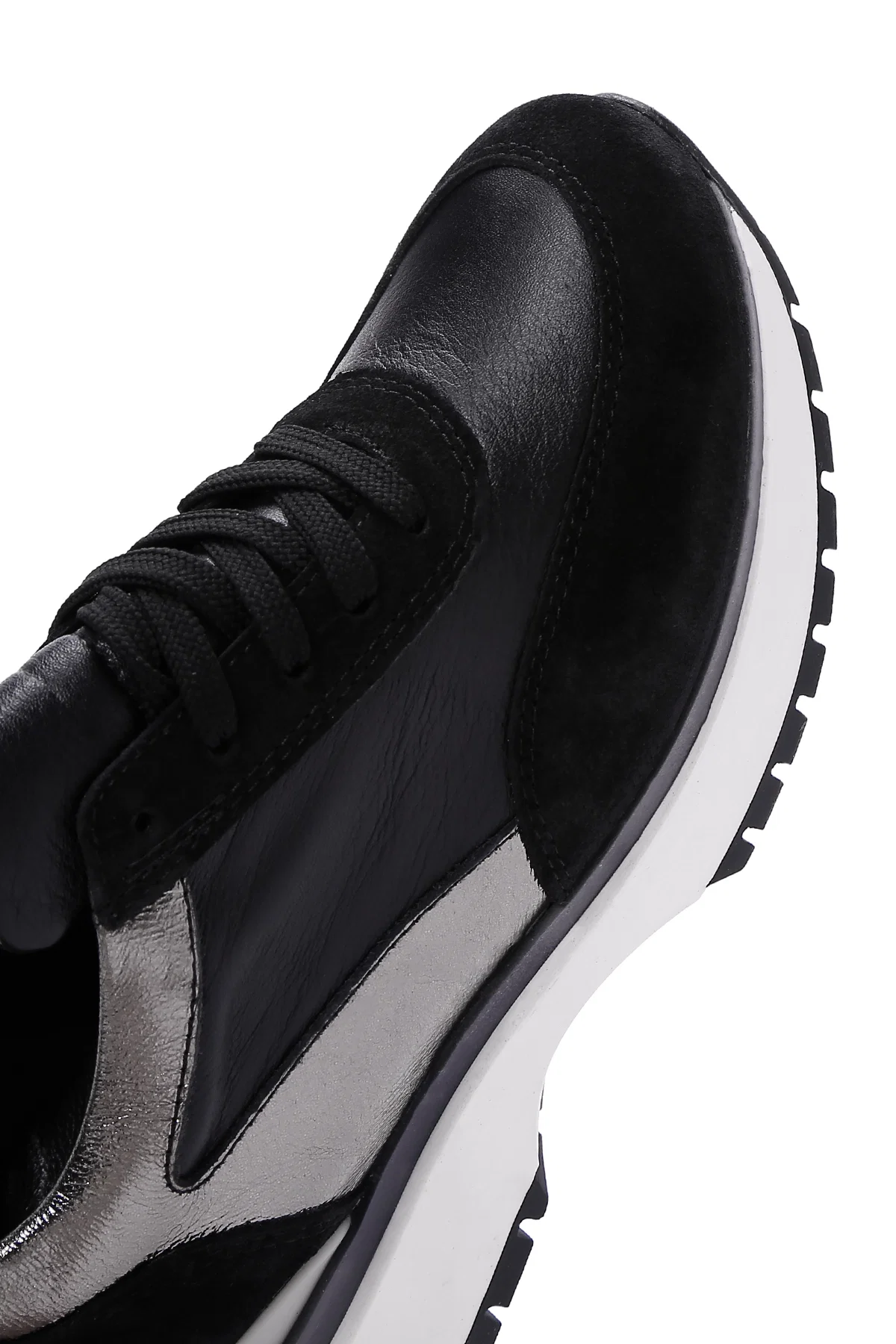 Kadın Siyah Bağcıklı Deri Sneaker - Image 9