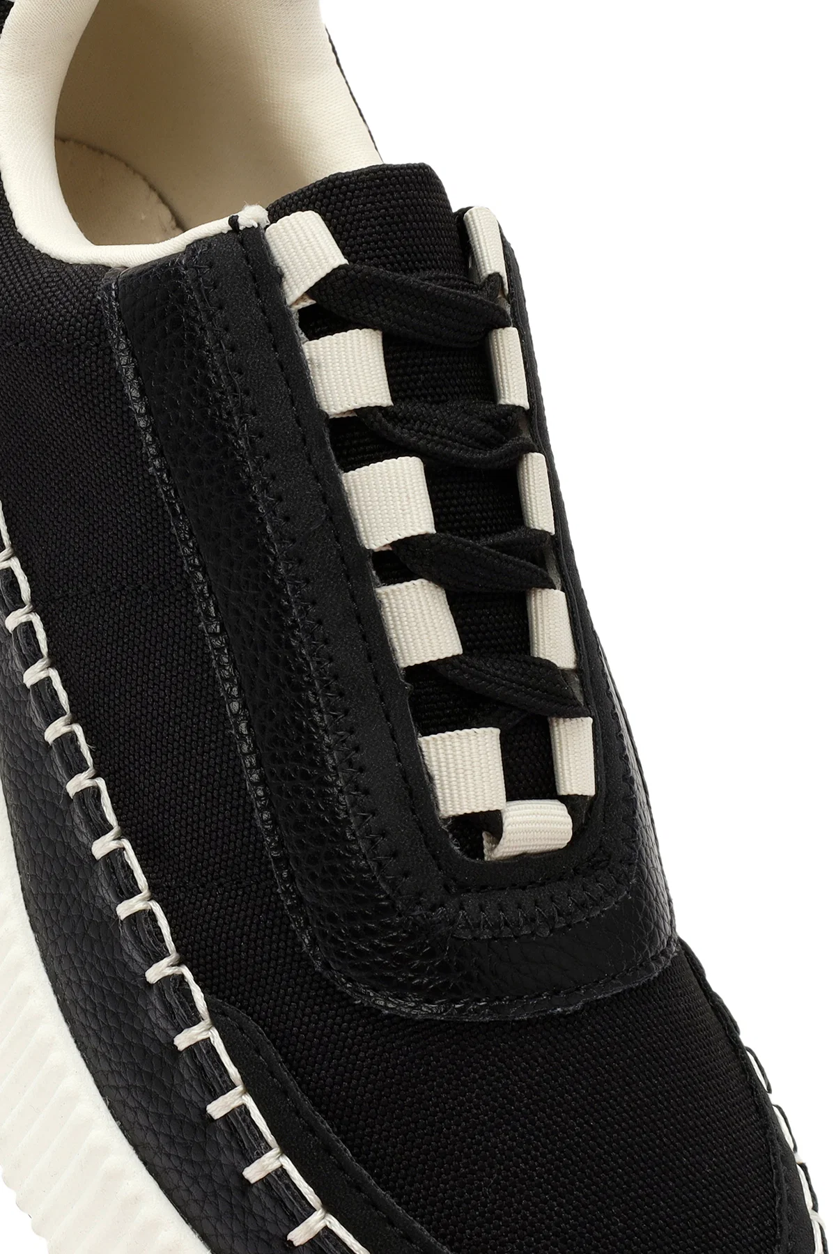 Kadın Siyah Bağcıklı Deri Sneaker - Image 9