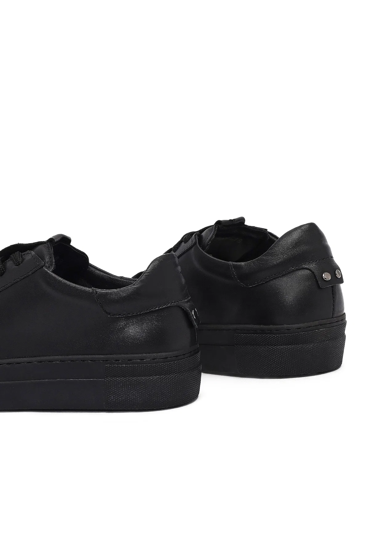 Kadın Siyah Bağcıklı Deri Sneaker - Image 10