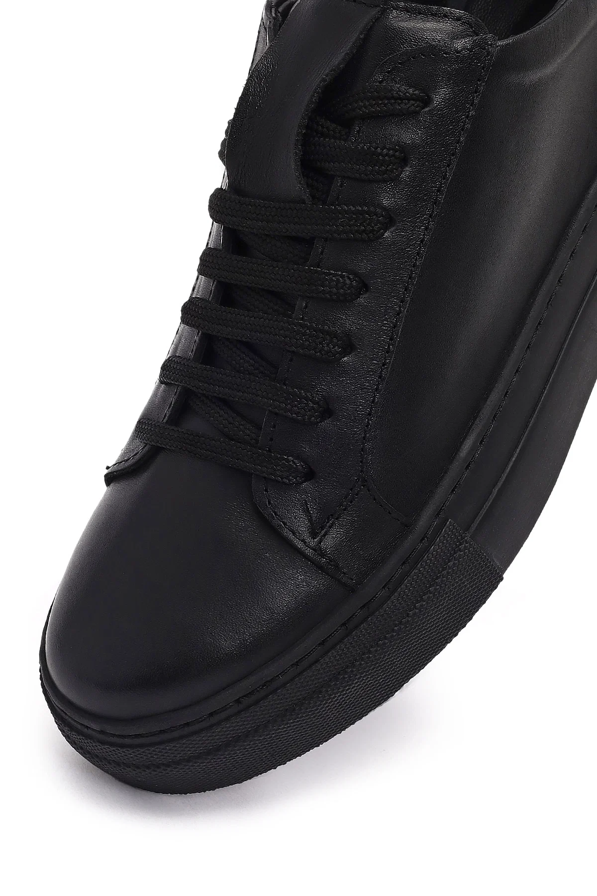 Kadın Siyah Bağcıklı Deri Sneaker - Image 11