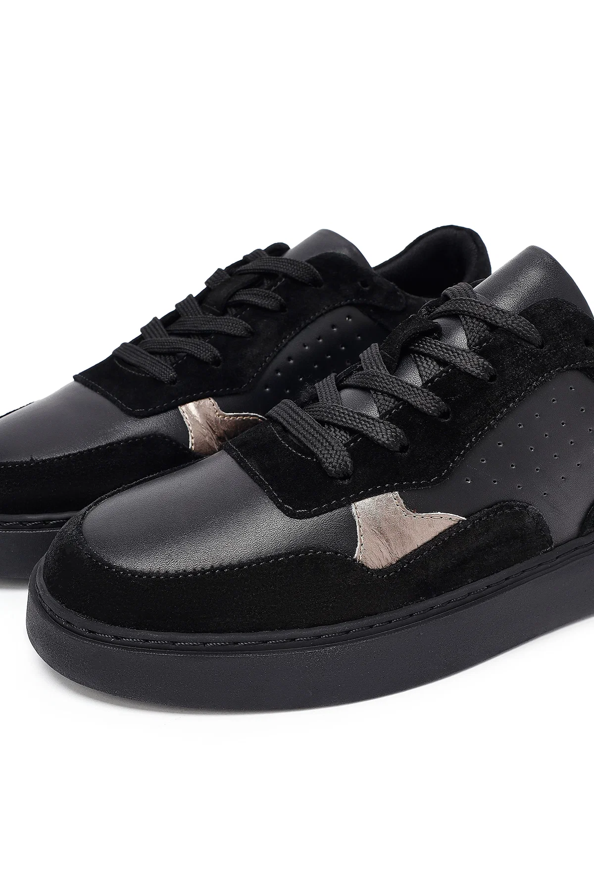 Kadın Siyah Bağcıklı Deri Sneaker - Image 10