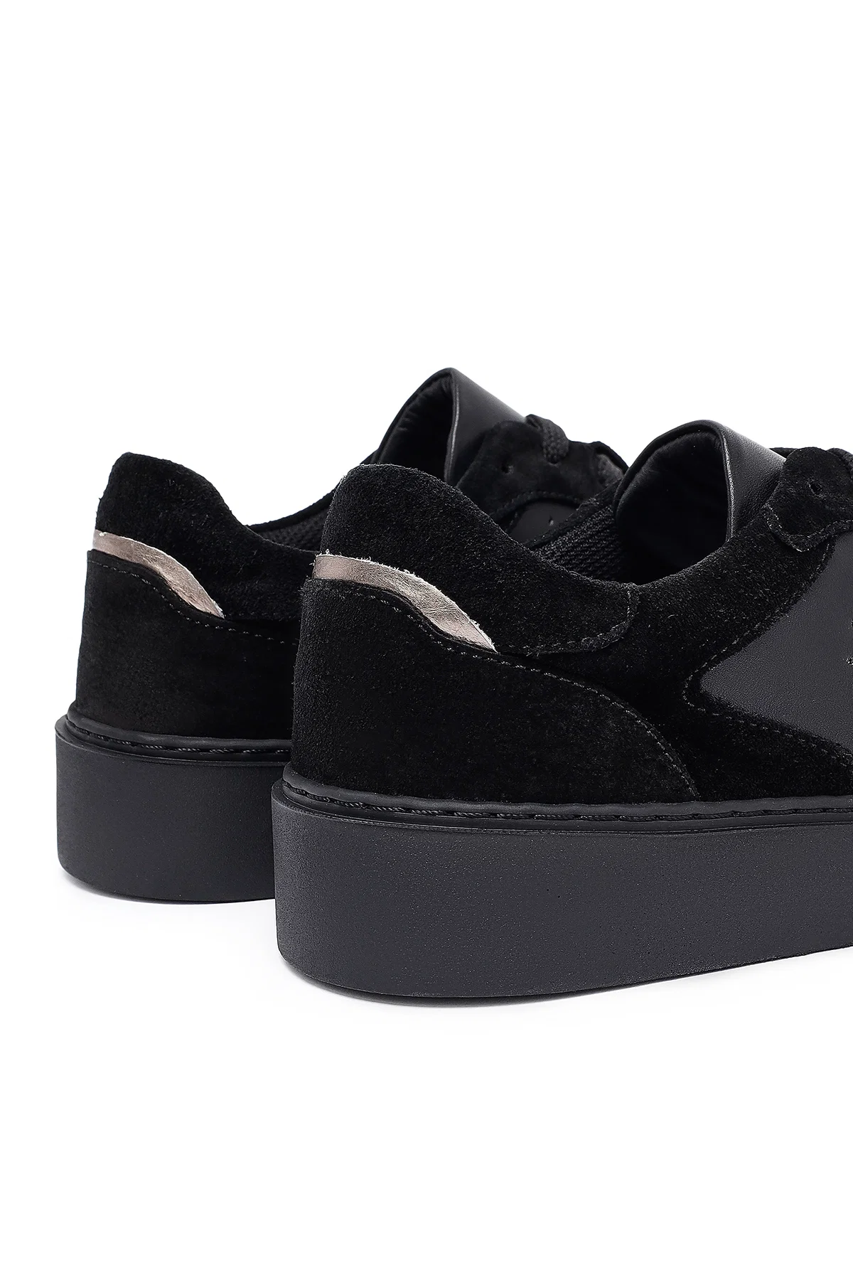 Kadın Siyah Bağcıklı Deri Sneaker - Image 9