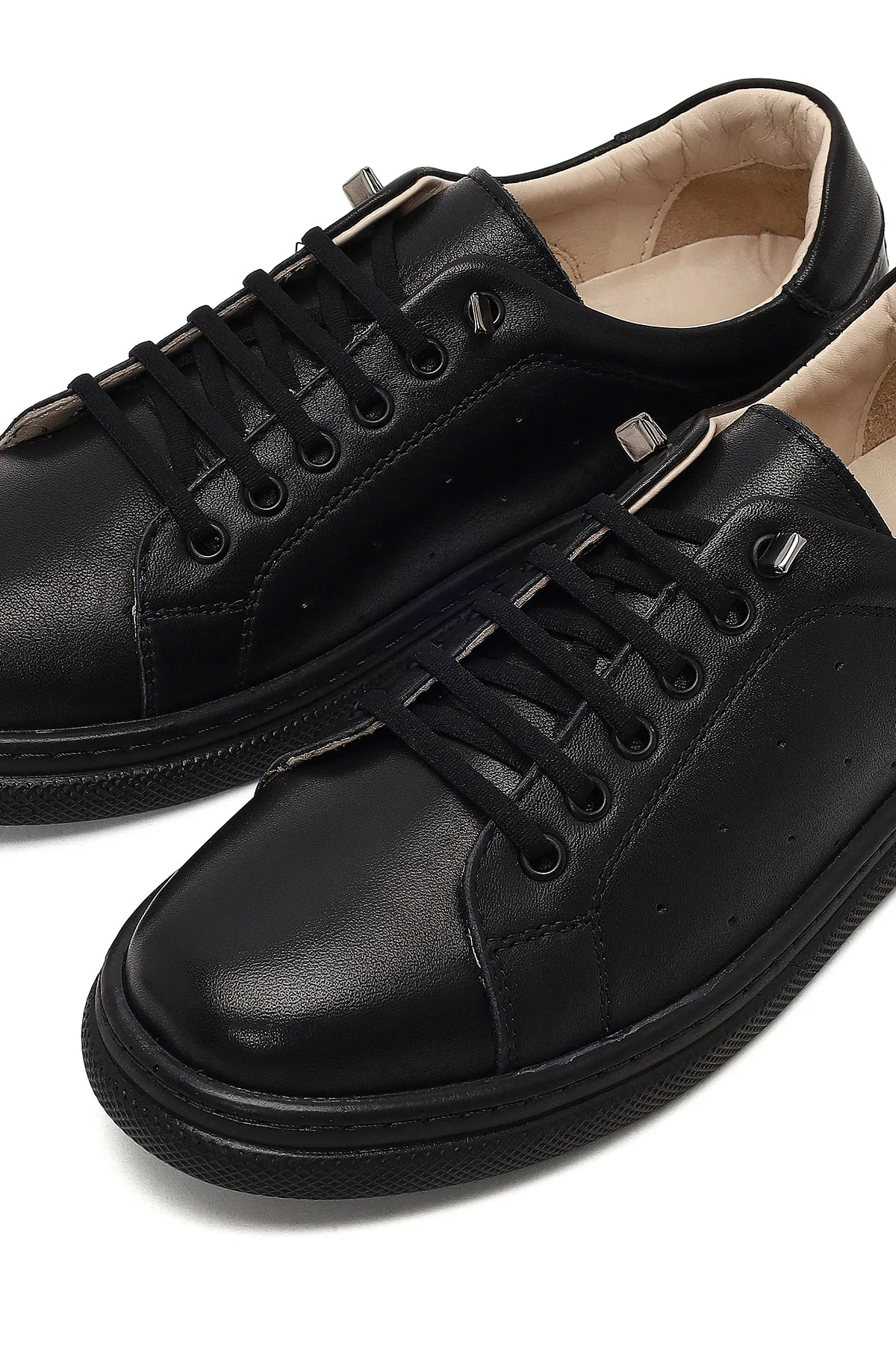 Kadın Siyah Bağcıklı Deri Sneaker - Image 10