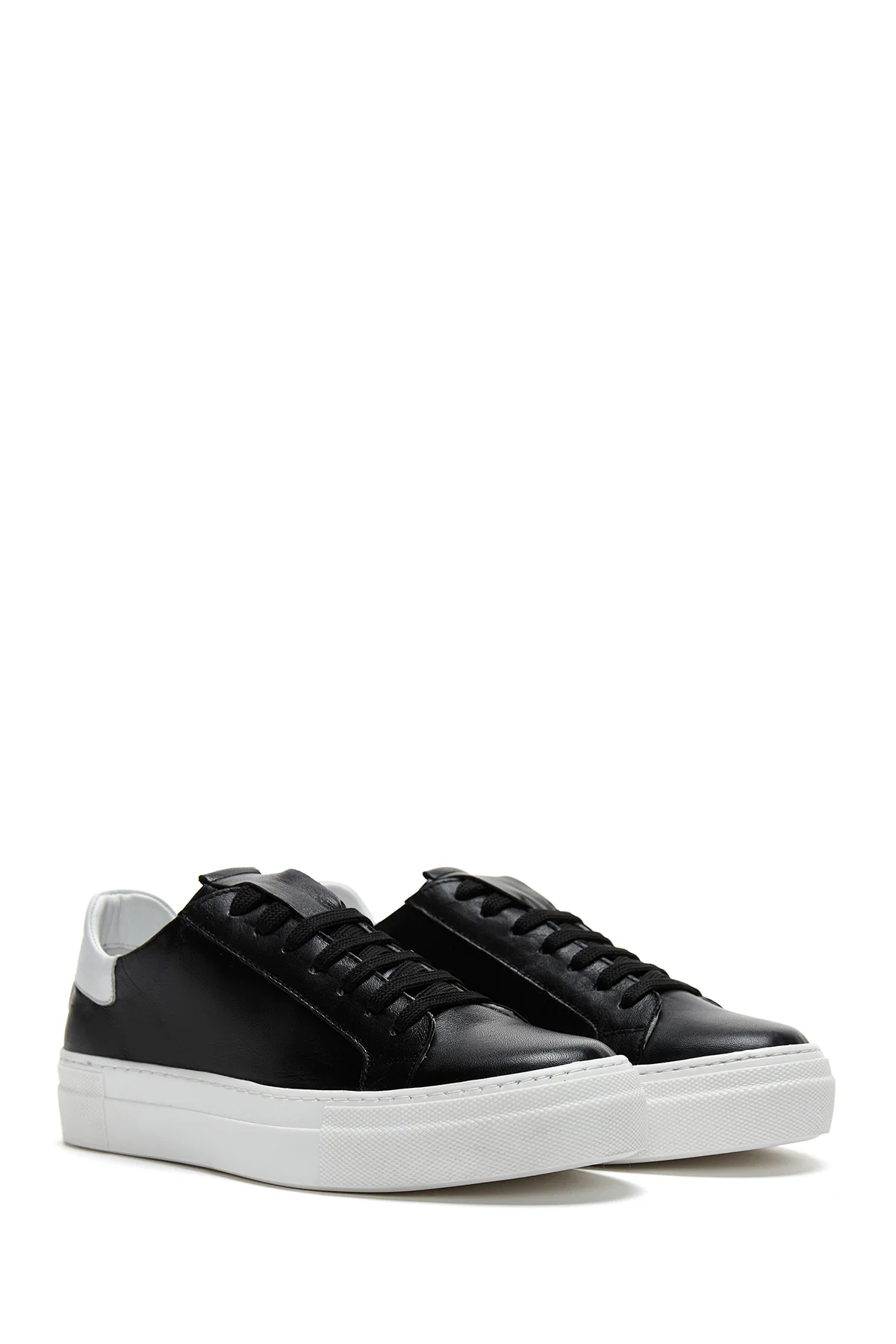Kadın Siyah Bağcıklı Deri Sneaker - Image 3