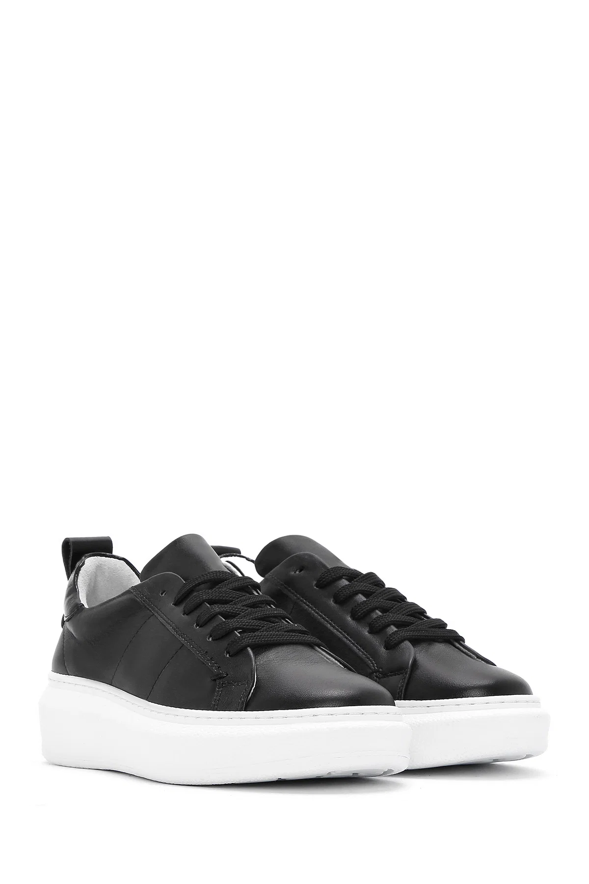 Kadın Siyah Bağcıklı Deri Sneaker - Image 3