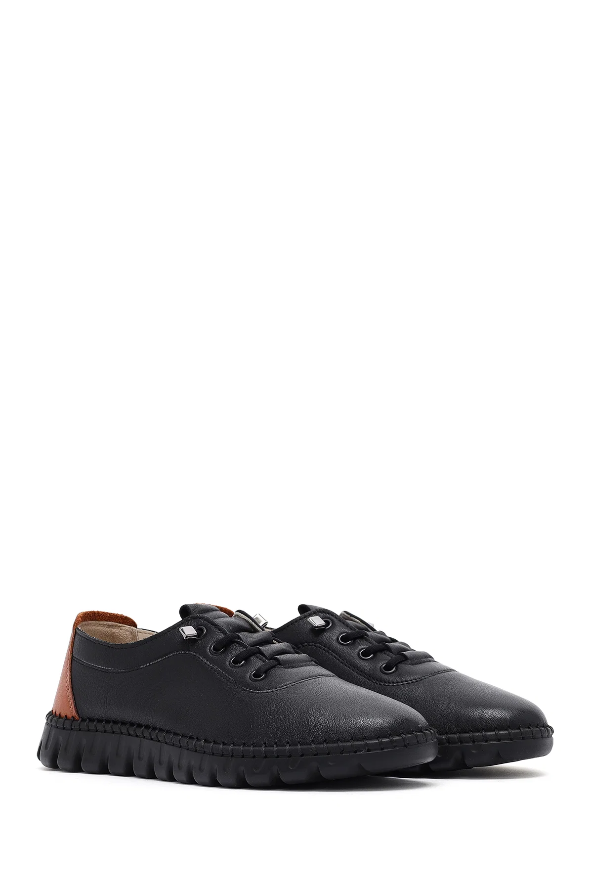 Kadın Siyah Bağcıklı Deri Sneaker - Image 3