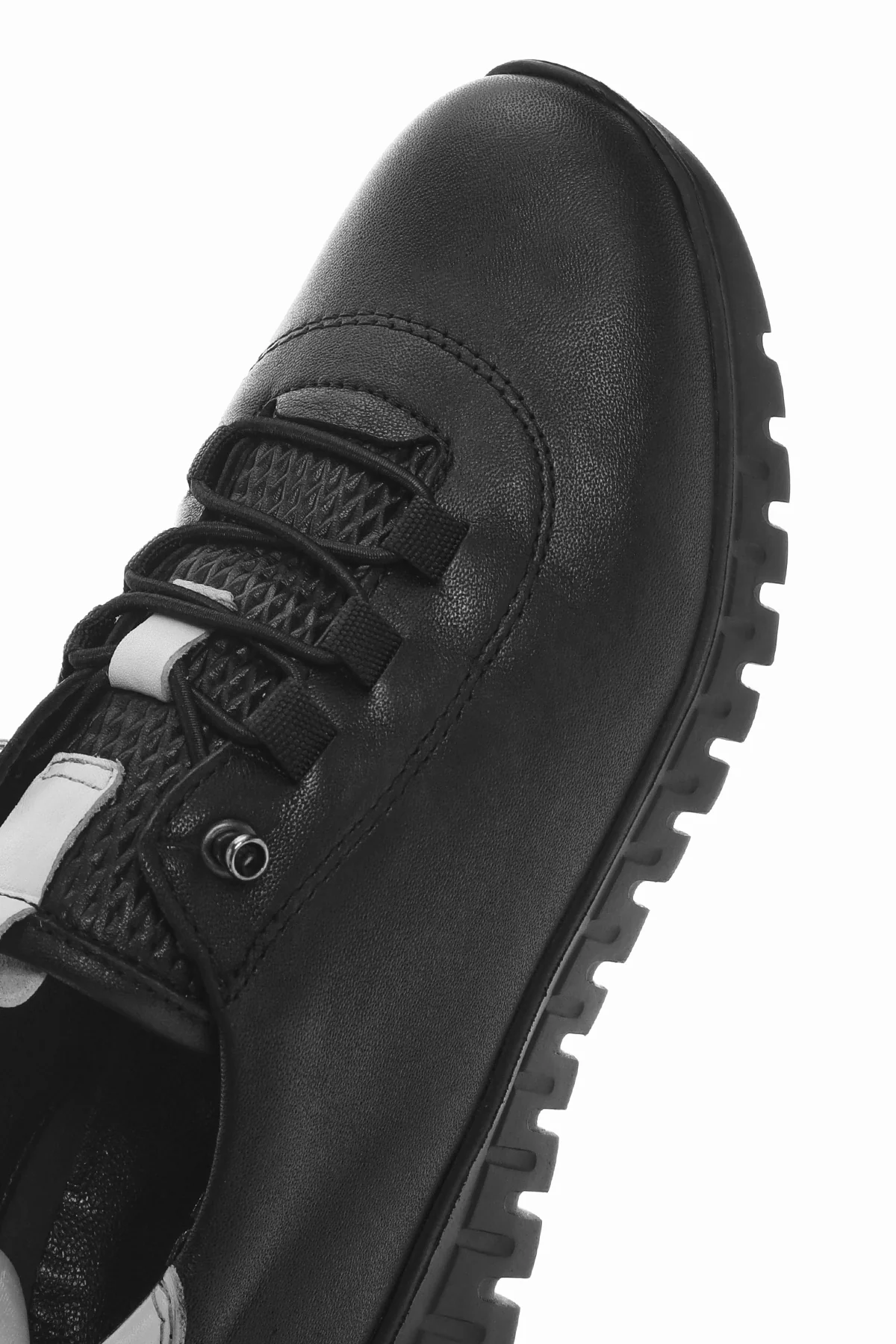 Kadın Siyah Bağcıklı Deri Sneaker - Image 10